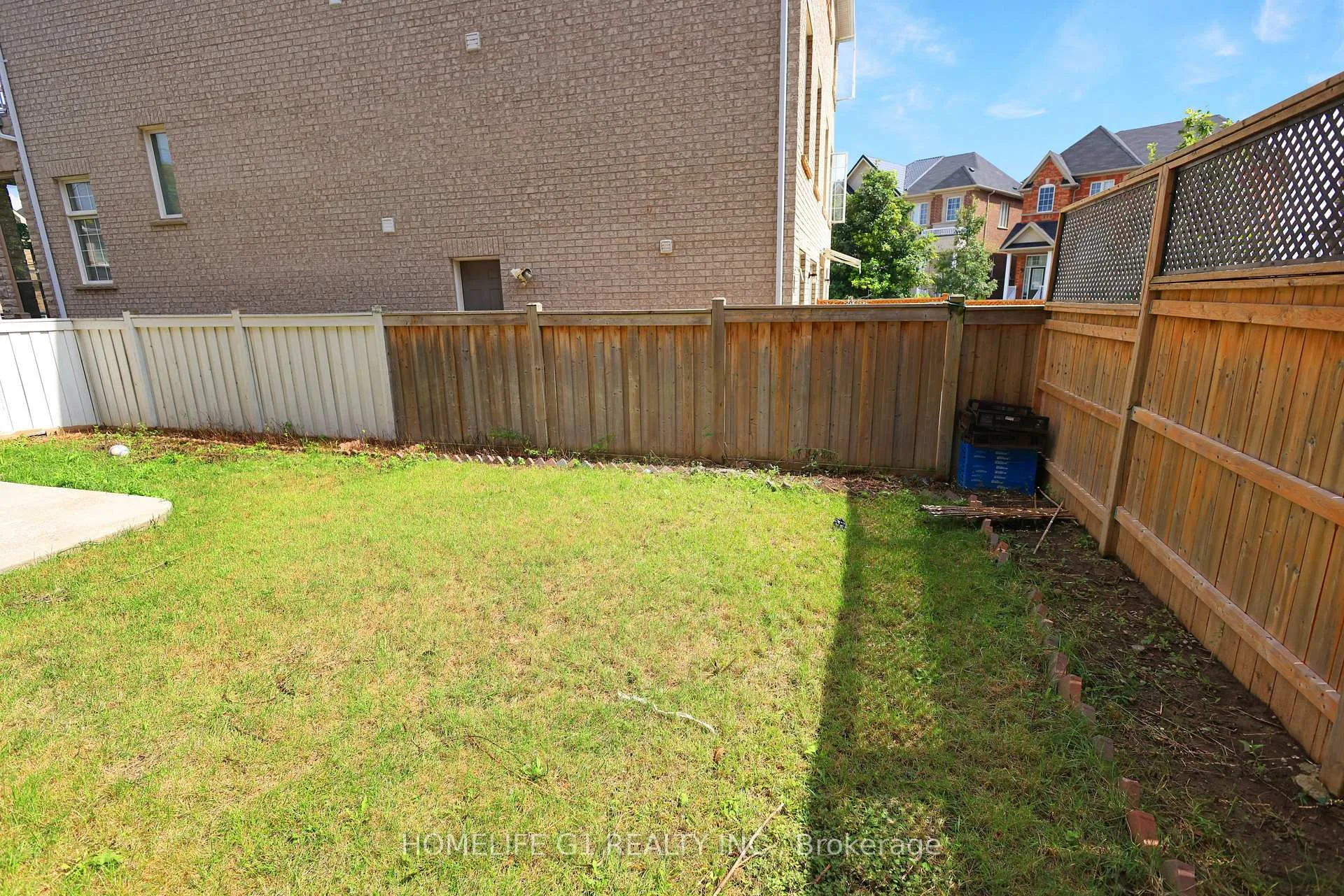 Photo 32 of 35 Harpreet Circle, Etobicoke, West Humber-Clairville — HOMEH