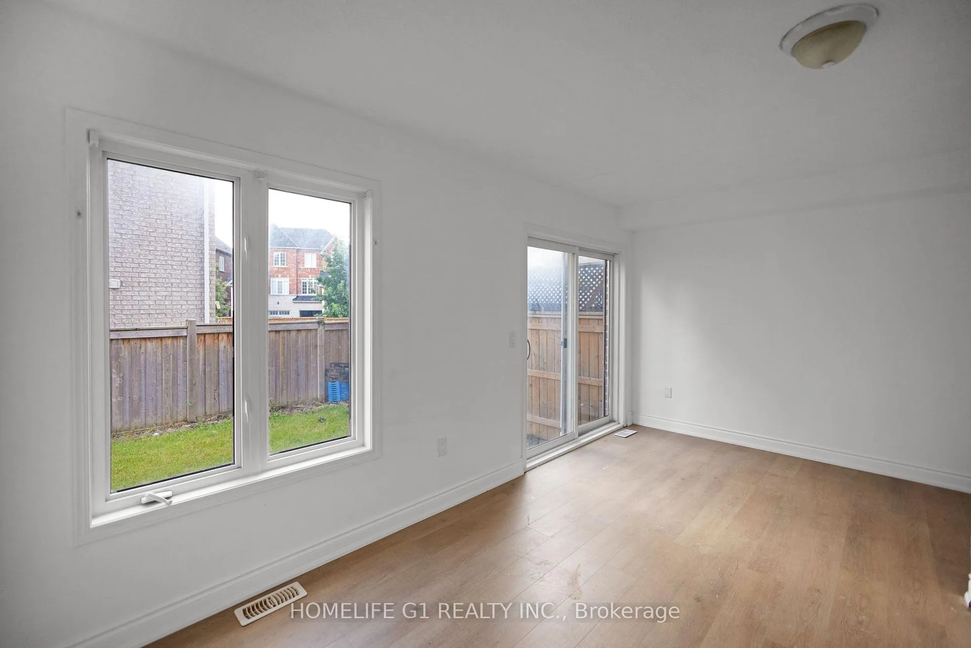 Photo 45 of 35 Harpreet Circle, Etobicoke, West Humber-Clairville — HOMEH