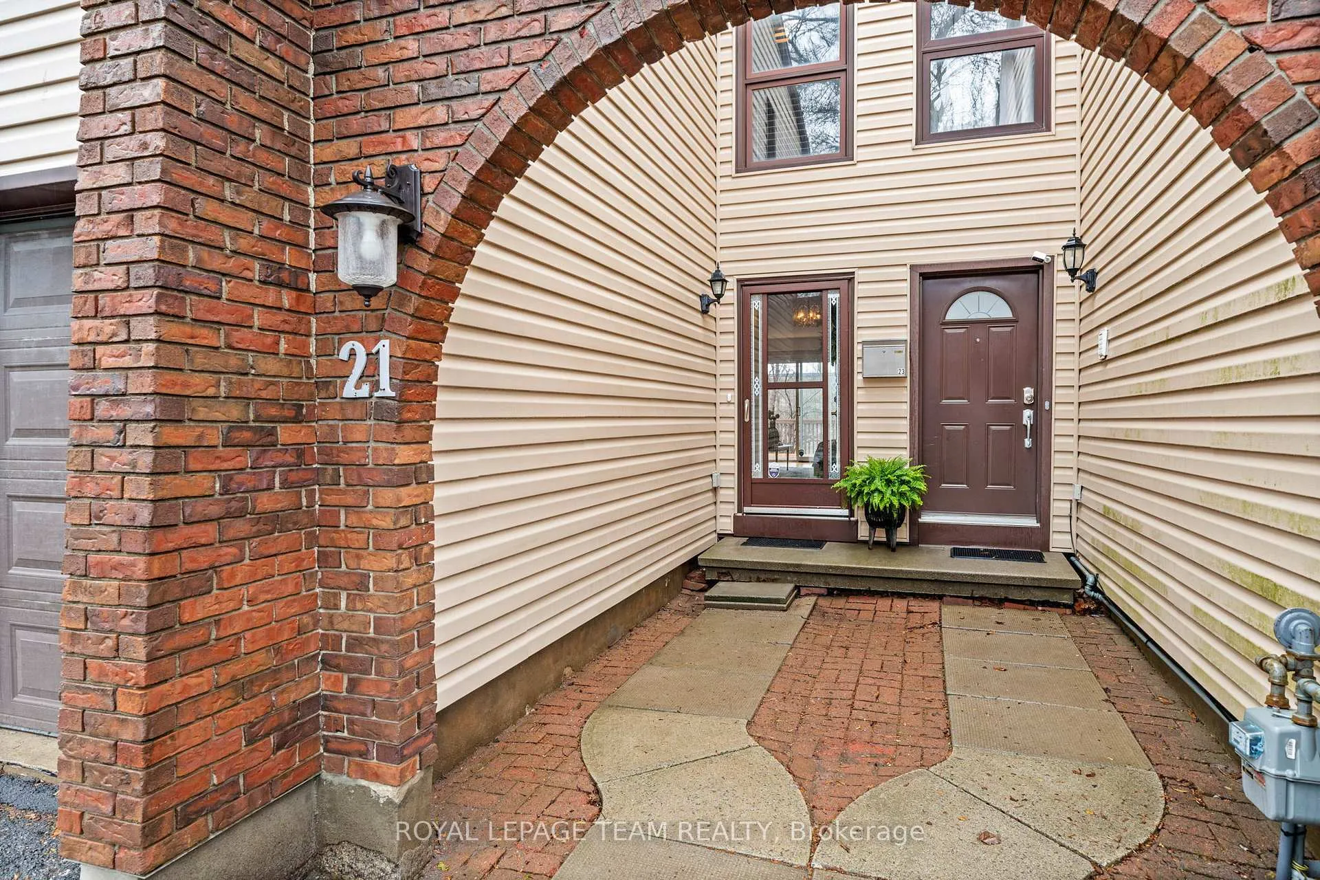 Photo 3 of 21 Oberon Street, Ottawa, Westcliffe Estates — HOMEH