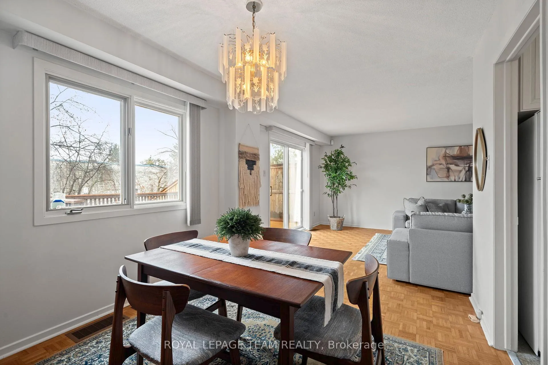 Photo 10 of 21 Oberon Street, Ottawa, Westcliffe Estates — HOMEH