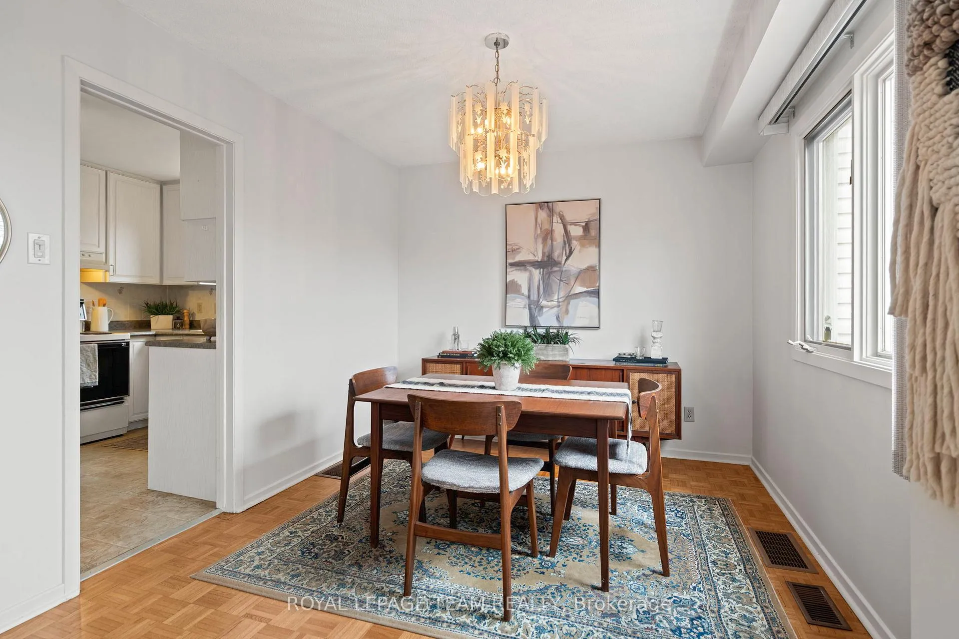 Photo 11 of 21 Oberon Street, Ottawa, Westcliffe Estates — HOMEH