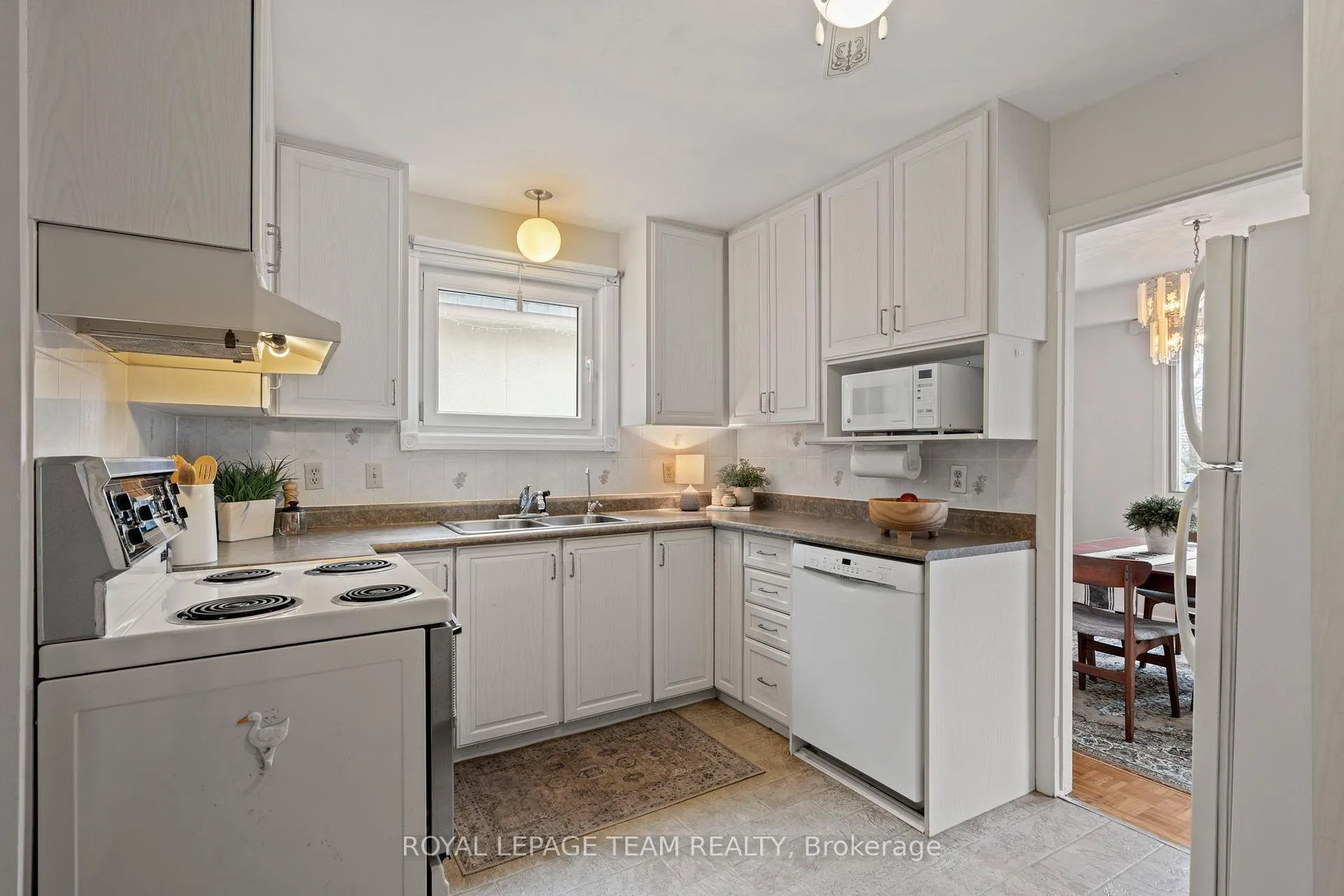 Photo 15 of 21 Oberon Street, Ottawa, Westcliffe Estates — HOMEH