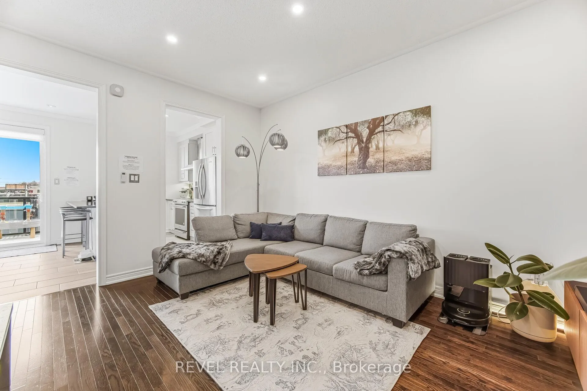 Photo 5 of 248 Sky Harbour Drive, Brampton, Bram West — HOMEH
