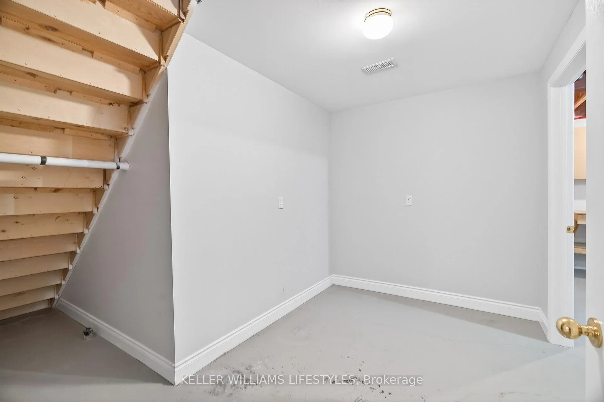 Photo 34 of 111 Jenna Drive, Strathroy-Caradoc, NE — HOMEH