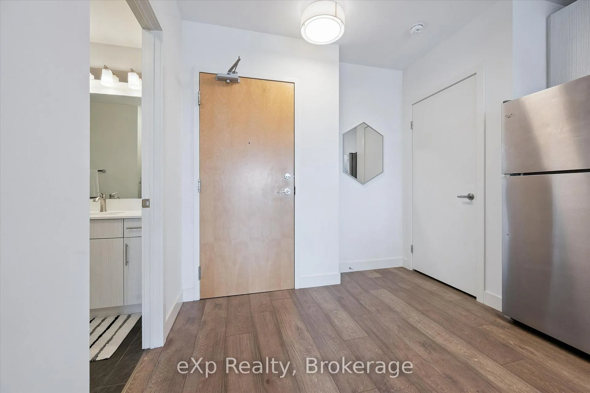 Photo 2 of Unit 1006, 1 Victoria Street S, Kitchener — HOMEH