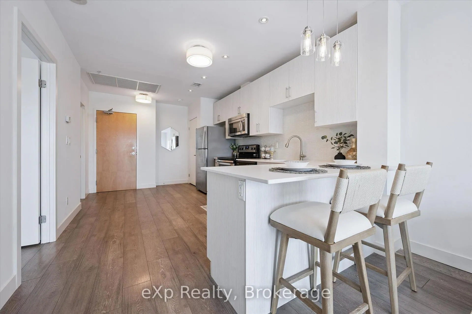 Photo 7 of Unit 1006, 1 Victoria Street S, Kitchener — HOMEH