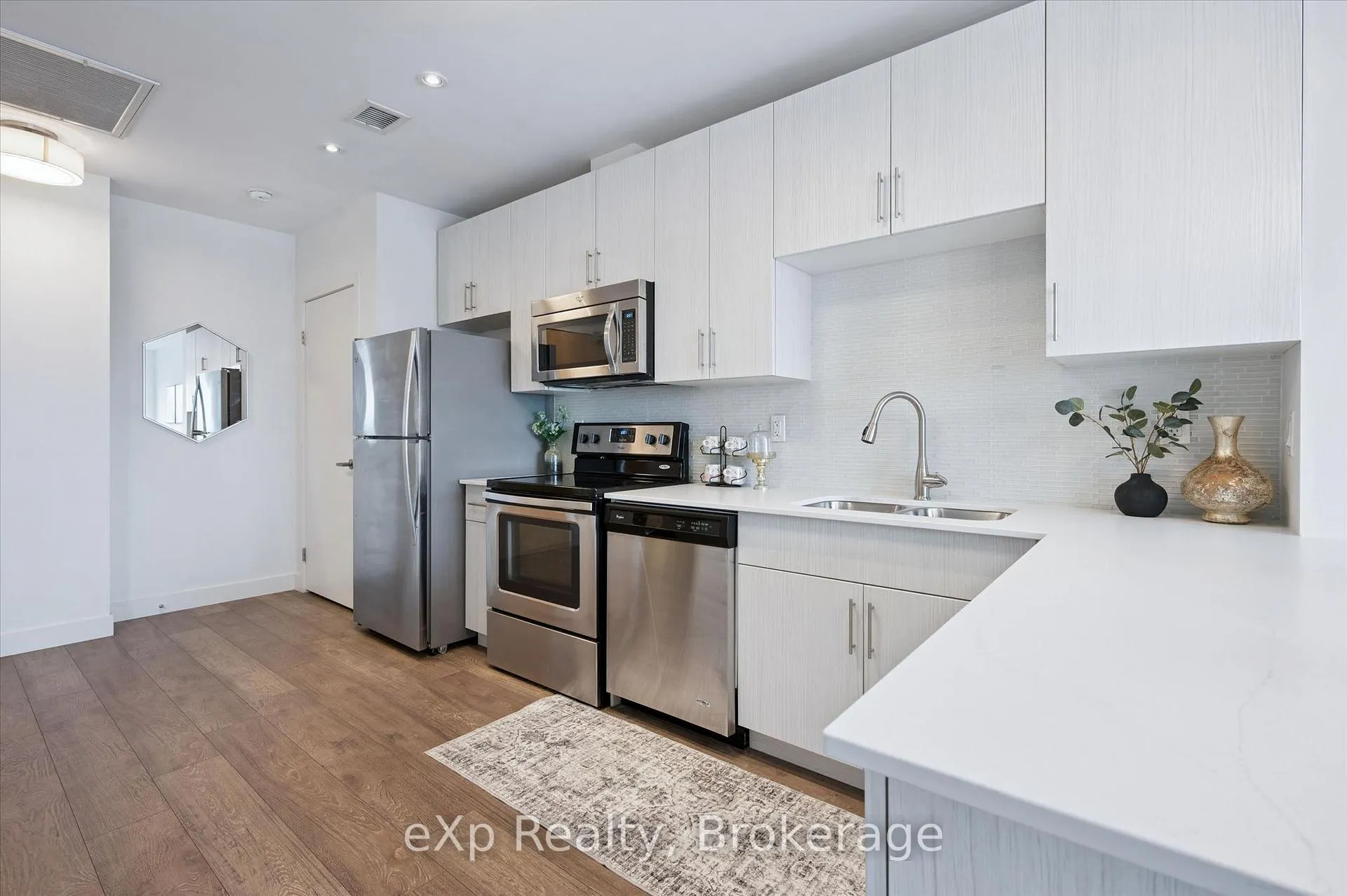 Photo 8 of Unit 1006, 1 Victoria Street S, Kitchener — HOMEH