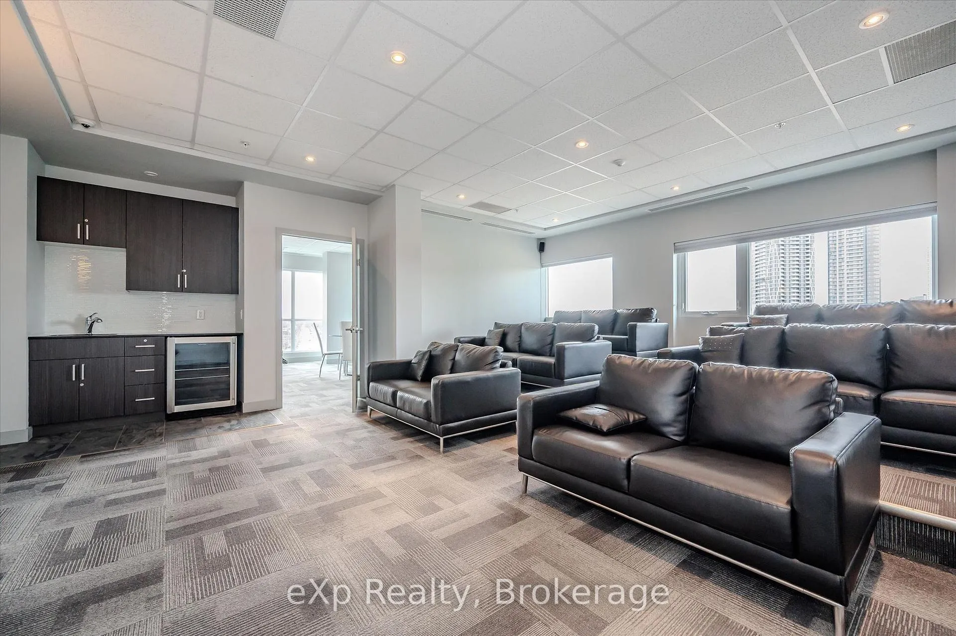 Photo 27 of Unit 1006, 1 Victoria Street S, Kitchener — HOMEH