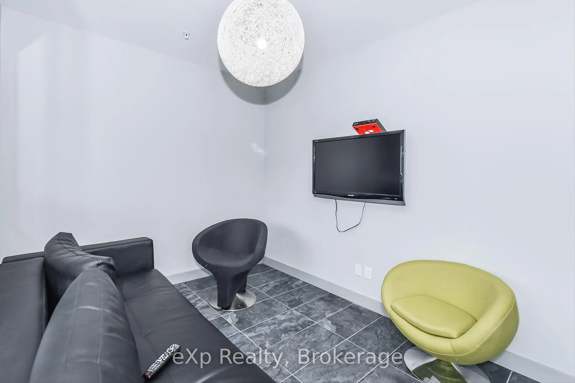 Photo 29 of Unit 1006, 1 Victoria Street S, Kitchener — HOMEH