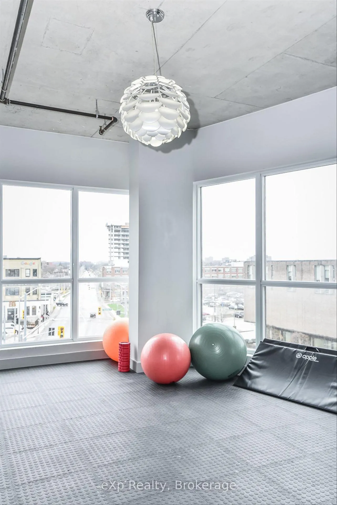 Photo 32 of Unit 1006, 1 Victoria Street S, Kitchener — HOMEH