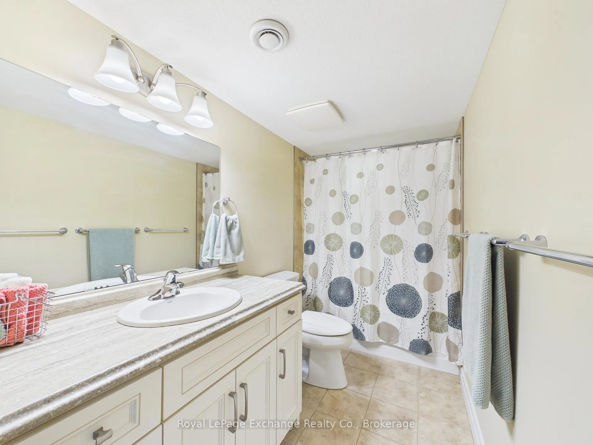 Photo 11 of 189 Wieck Boulevard, Kincardine — HOMEH