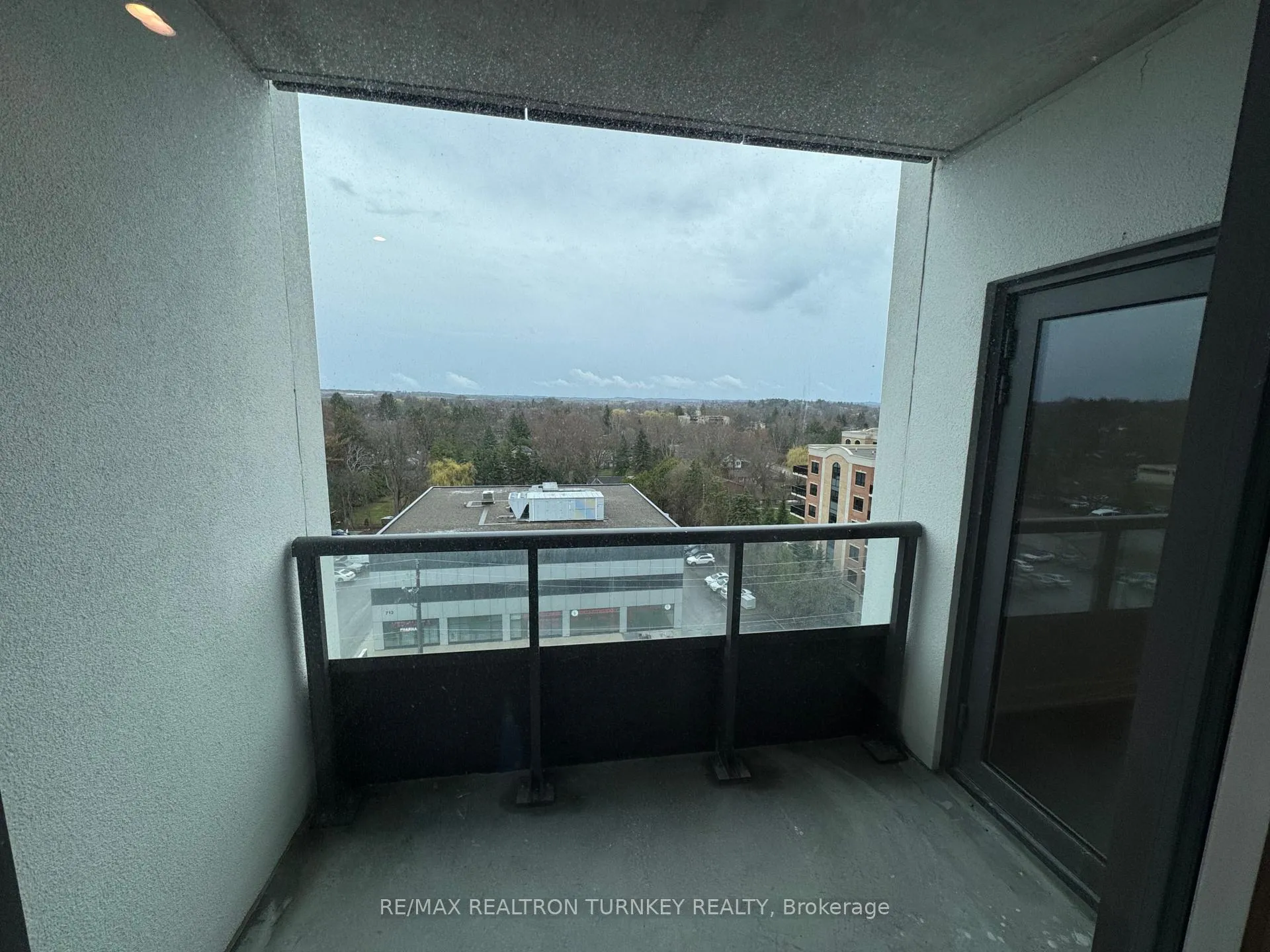 Photo 14 of Unit 905, 715 Davis Drive, Newmarket, Huron Heights-Leslie Valley — HOMEH