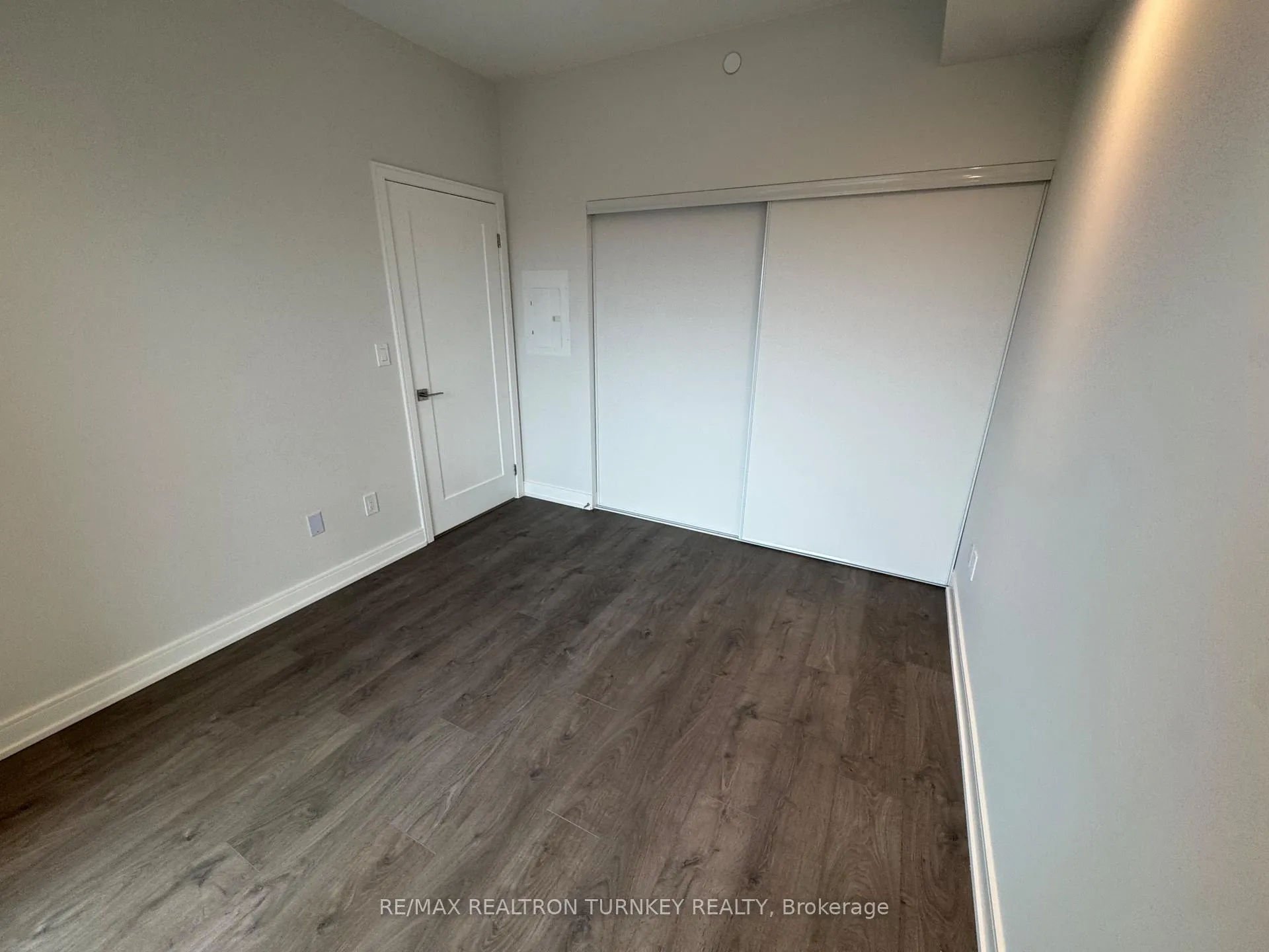 Photo 17 of Unit 905, 715 Davis Drive, Newmarket, Huron Heights-Leslie Valley — HOMEH