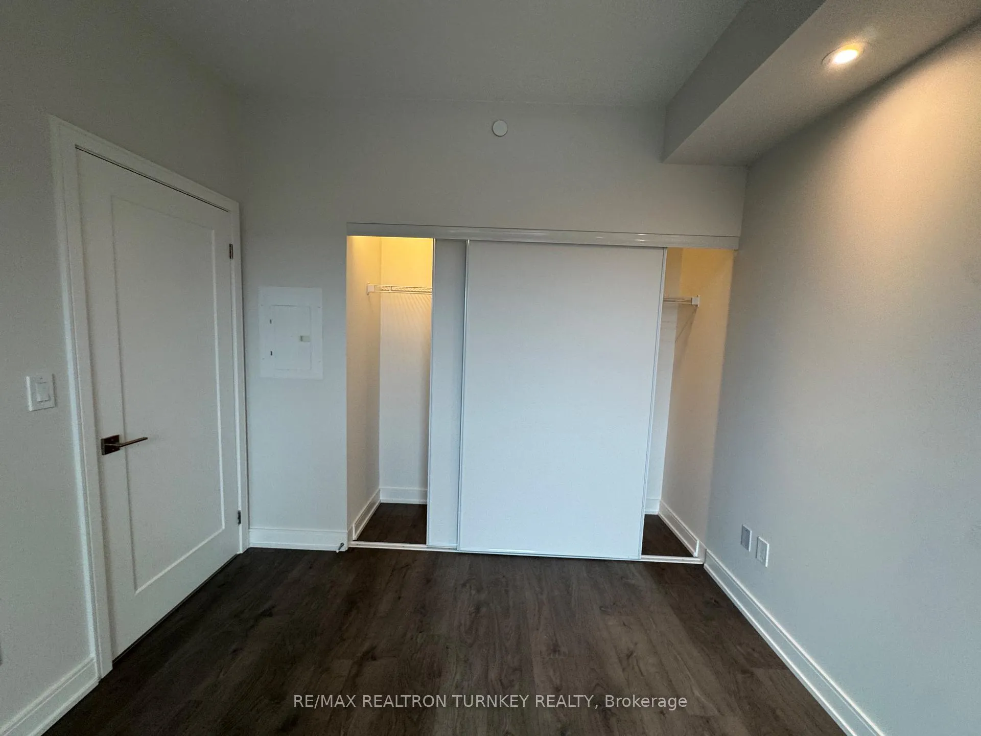 Photo 18 of Unit 905, 715 Davis Drive, Newmarket, Huron Heights-Leslie Valley — HOMEH