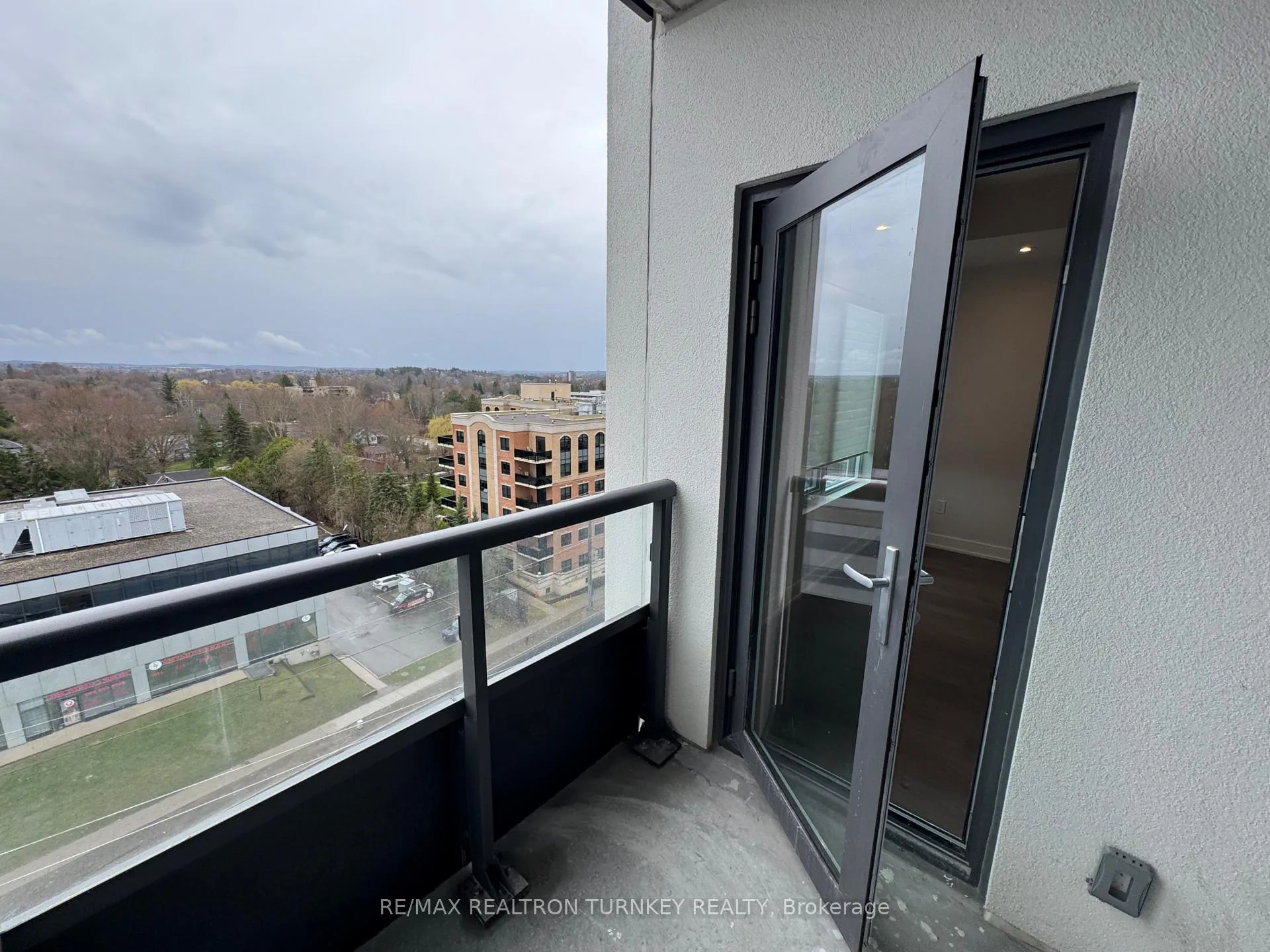 Photo 24 of Unit 905, 715 Davis Drive, Newmarket, Huron Heights-Leslie Valley — HOMEH