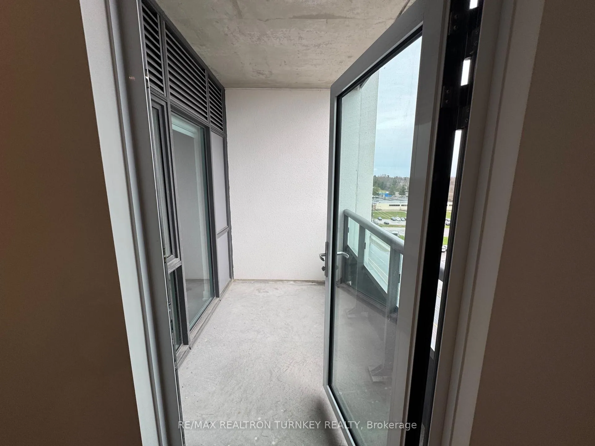 Photo 25 of Unit 905, 715 Davis Drive, Newmarket, Huron Heights-Leslie Valley — HOMEH