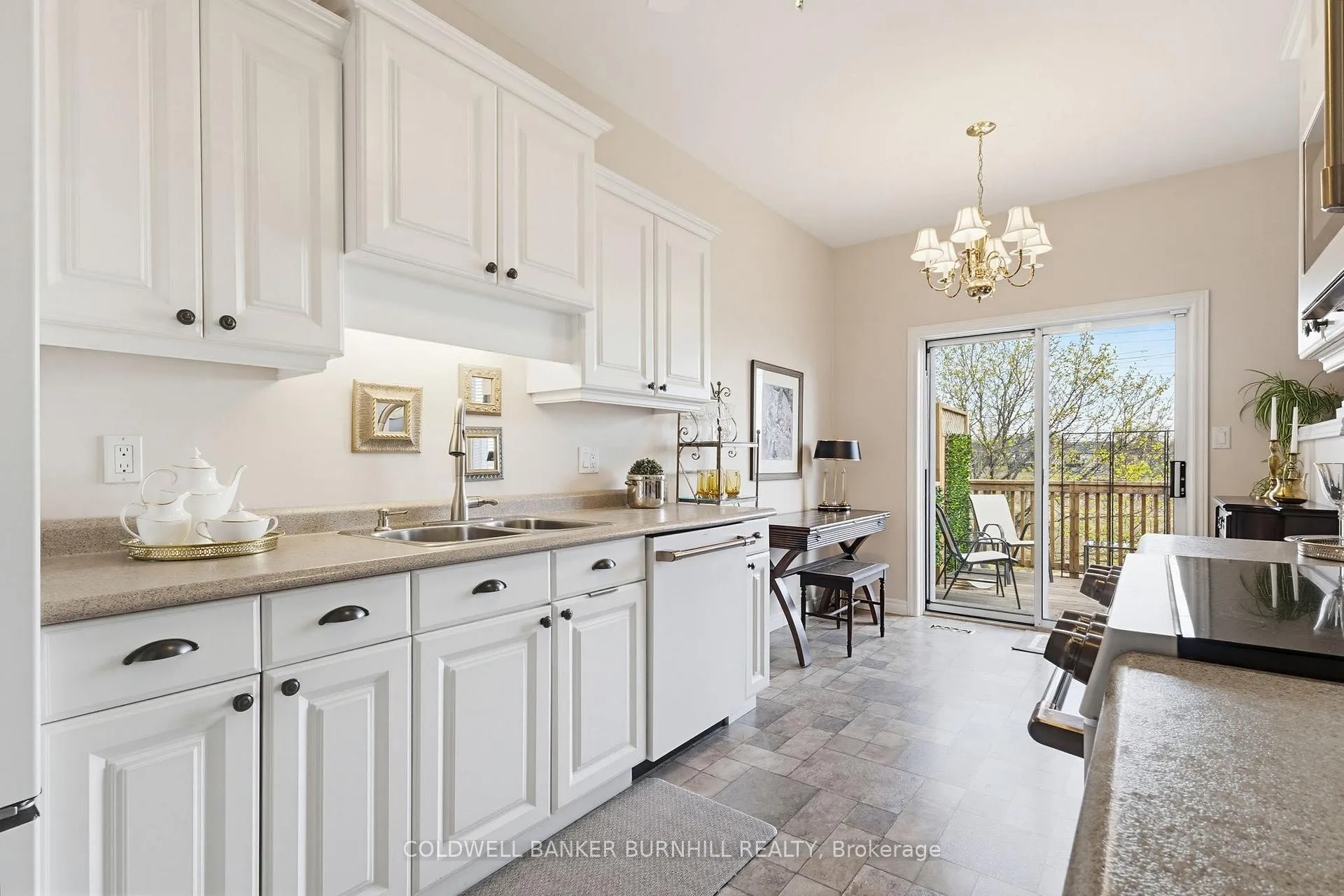 Photo 7 of 102 Northernbreeze Street, Hamilton, Twenty Place — HOMEH