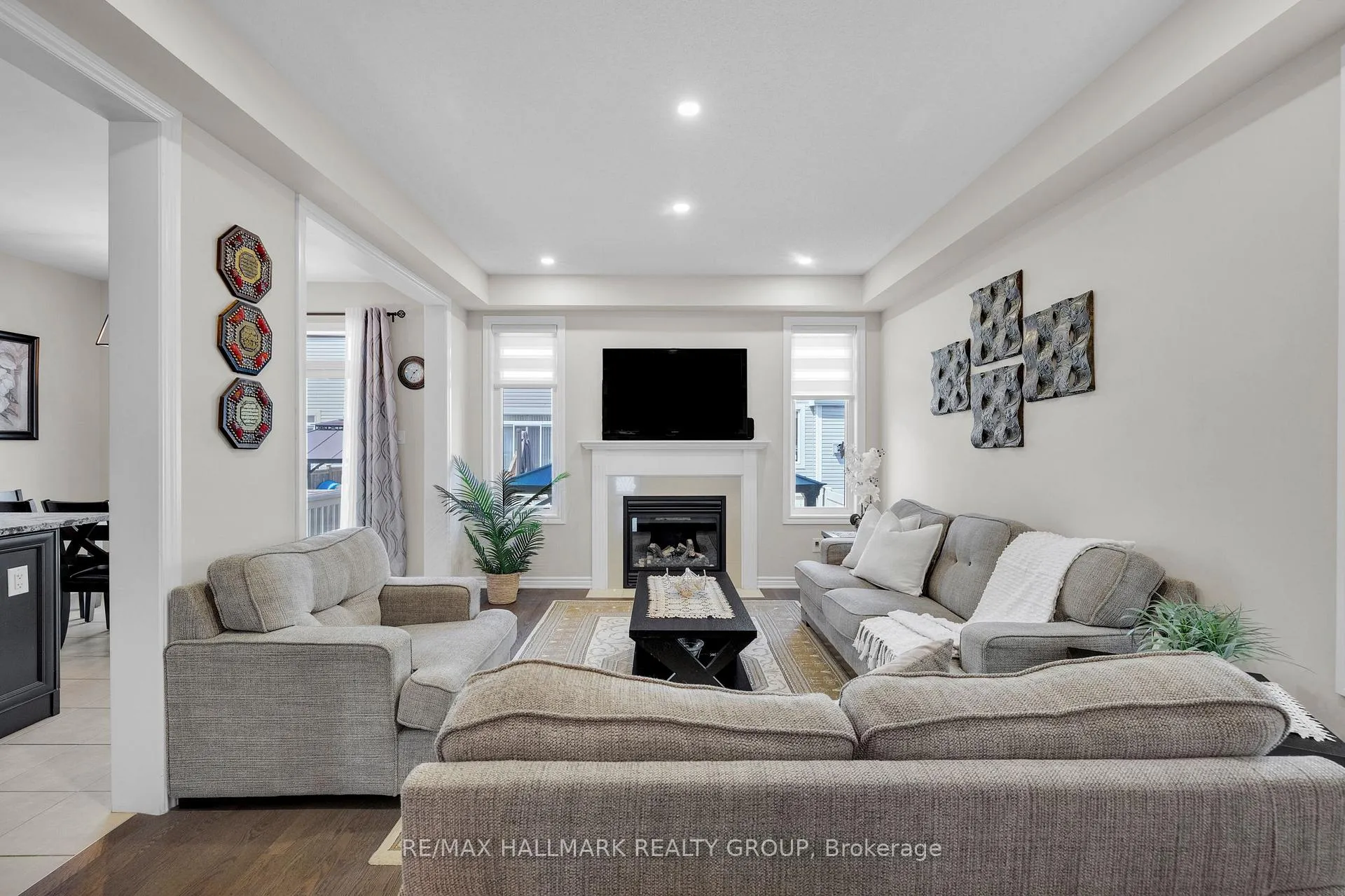 Photo 10 of 229 Meadowbreeze Drive, Ottawa, Kanata - Emerald Meadows/Trailwest — HOMEH