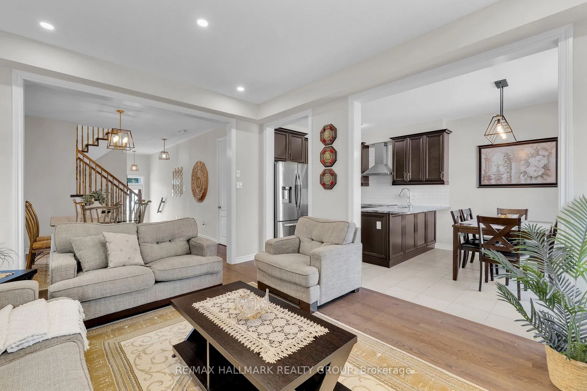 Photo 13 of 229 Meadowbreeze Drive, Ottawa, Kanata - Emerald Meadows/Trailwest — HOMEH