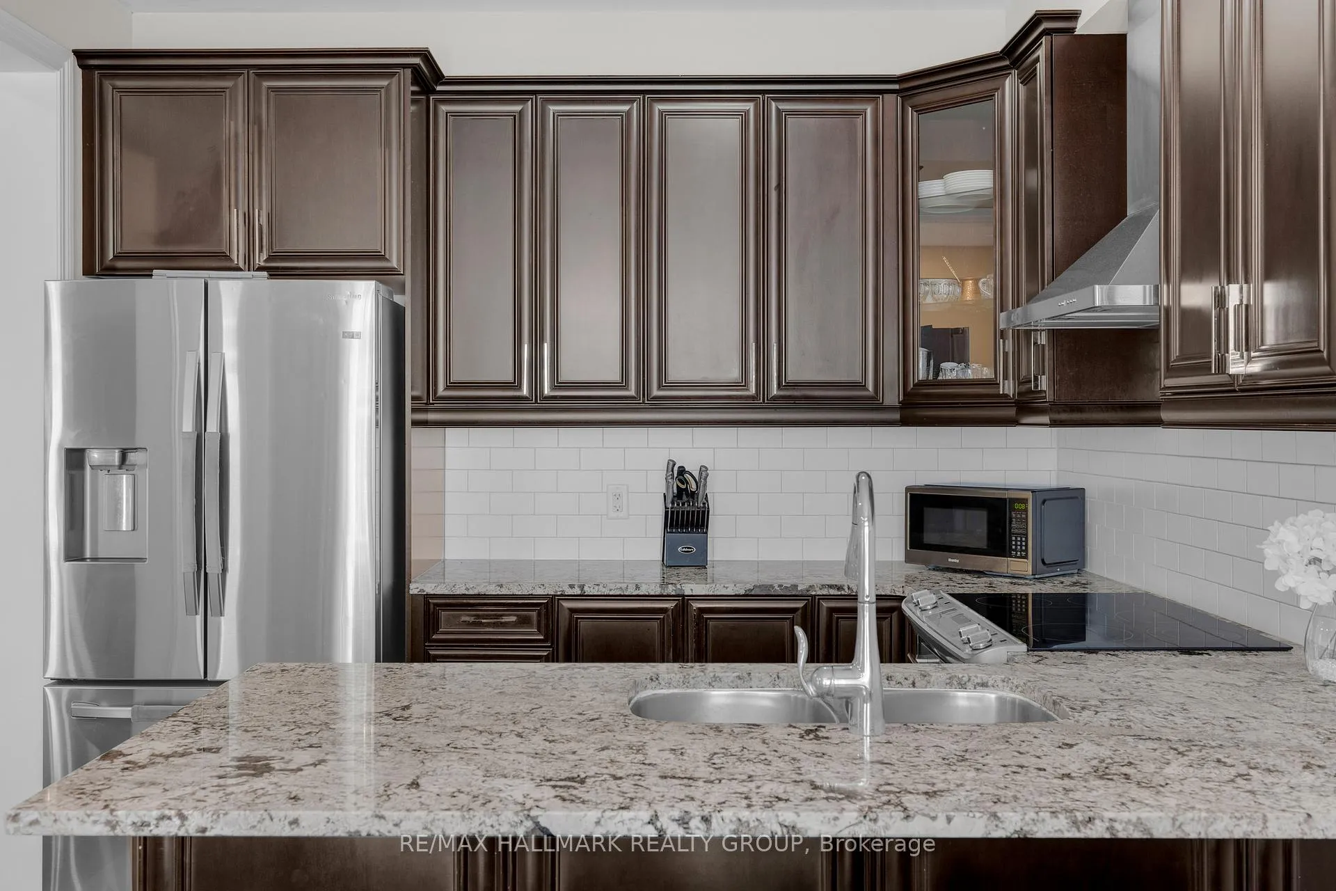 Photo 24 of 229 Meadowbreeze Drive, Ottawa, Kanata - Emerald Meadows/Trailwest — HOMEH