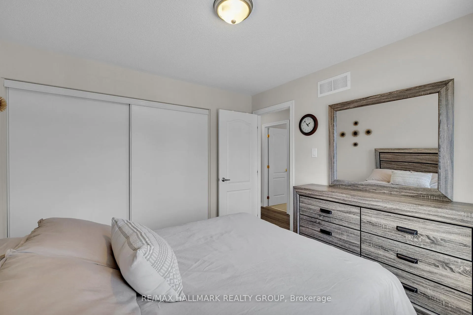 Photo 36 of 229 Meadowbreeze Drive, Ottawa, Kanata - Emerald Meadows/Trailwest — HOMEH