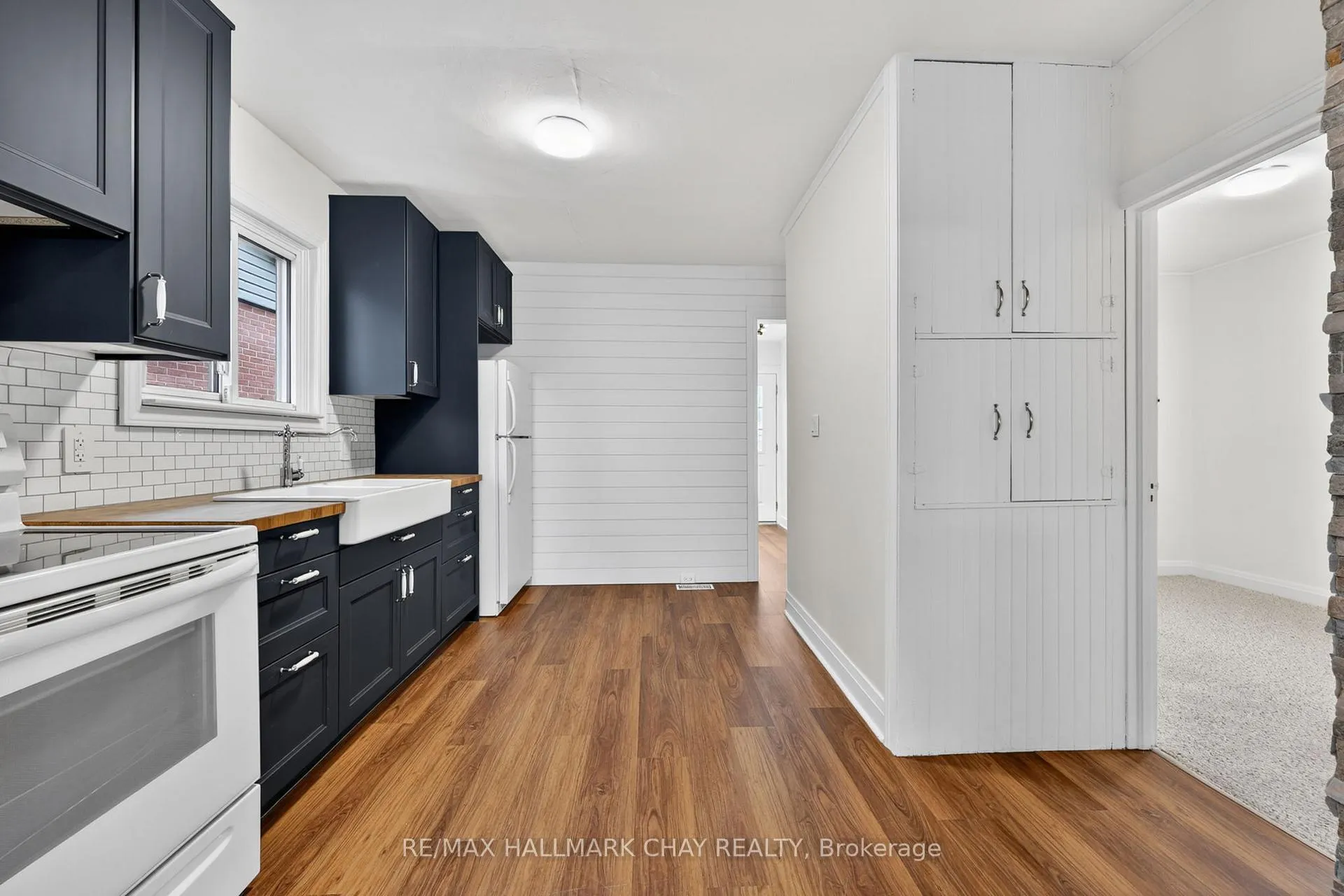 Photo 8 of 244 Gill Street, Orillia — HOMEH