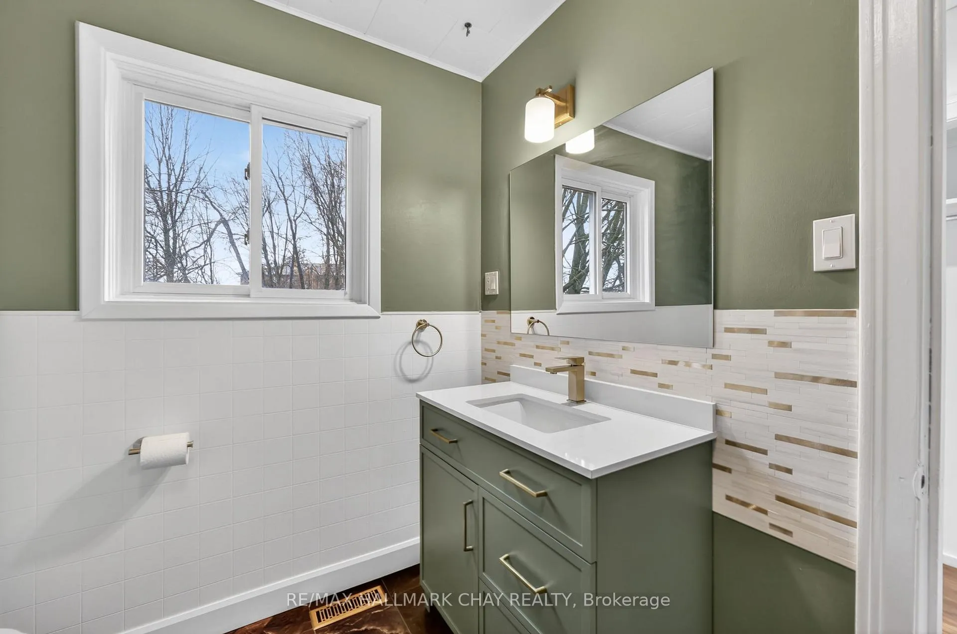 Photo 13 of 244 Gill Street, Orillia — HOMEH