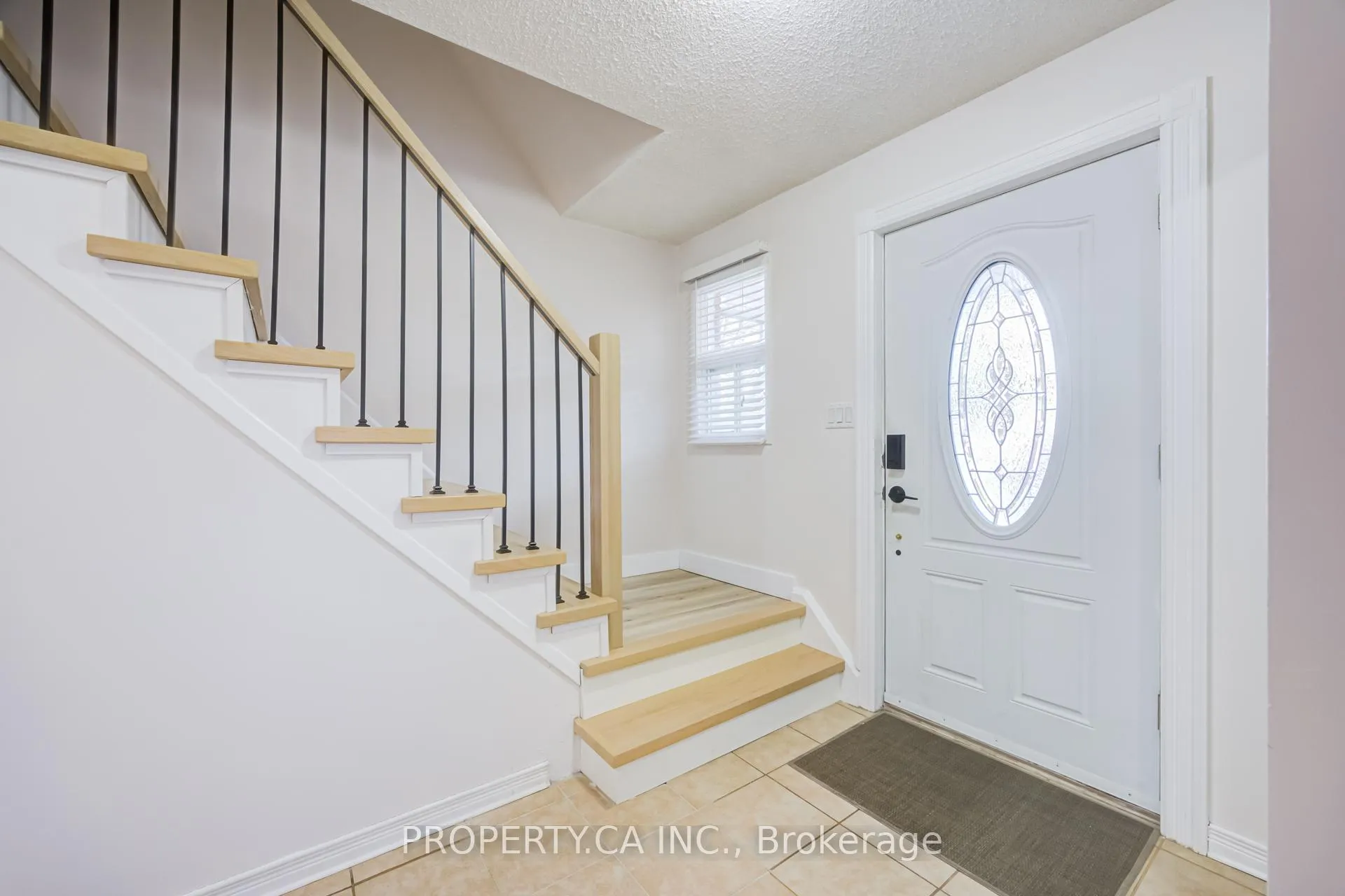 Photo 10 of 10 Mara Crescent, Brampton, Downtown Brampton — HOMEH