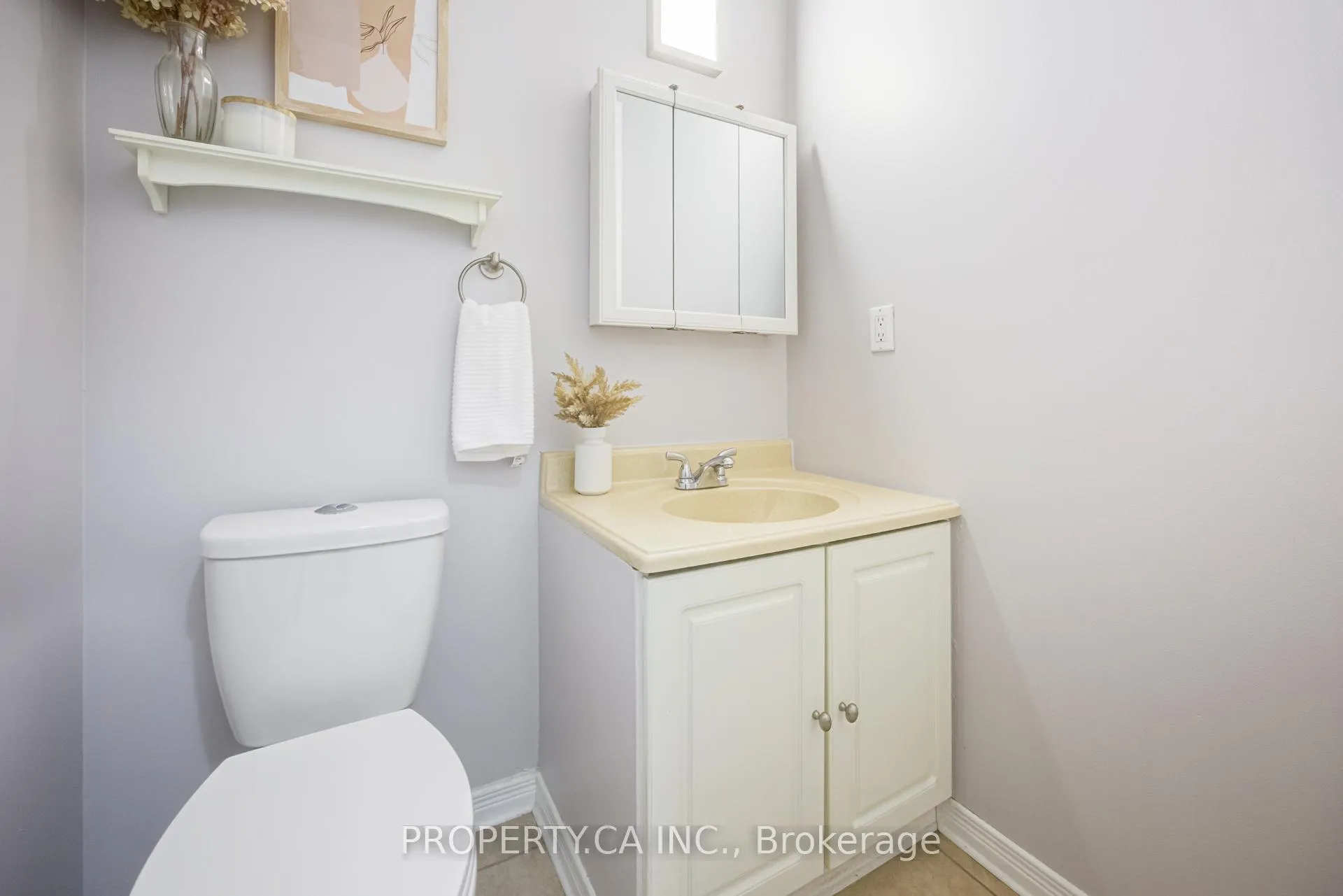 Photo 11 of 10 Mara Crescent, Brampton, Downtown Brampton — HOMEH