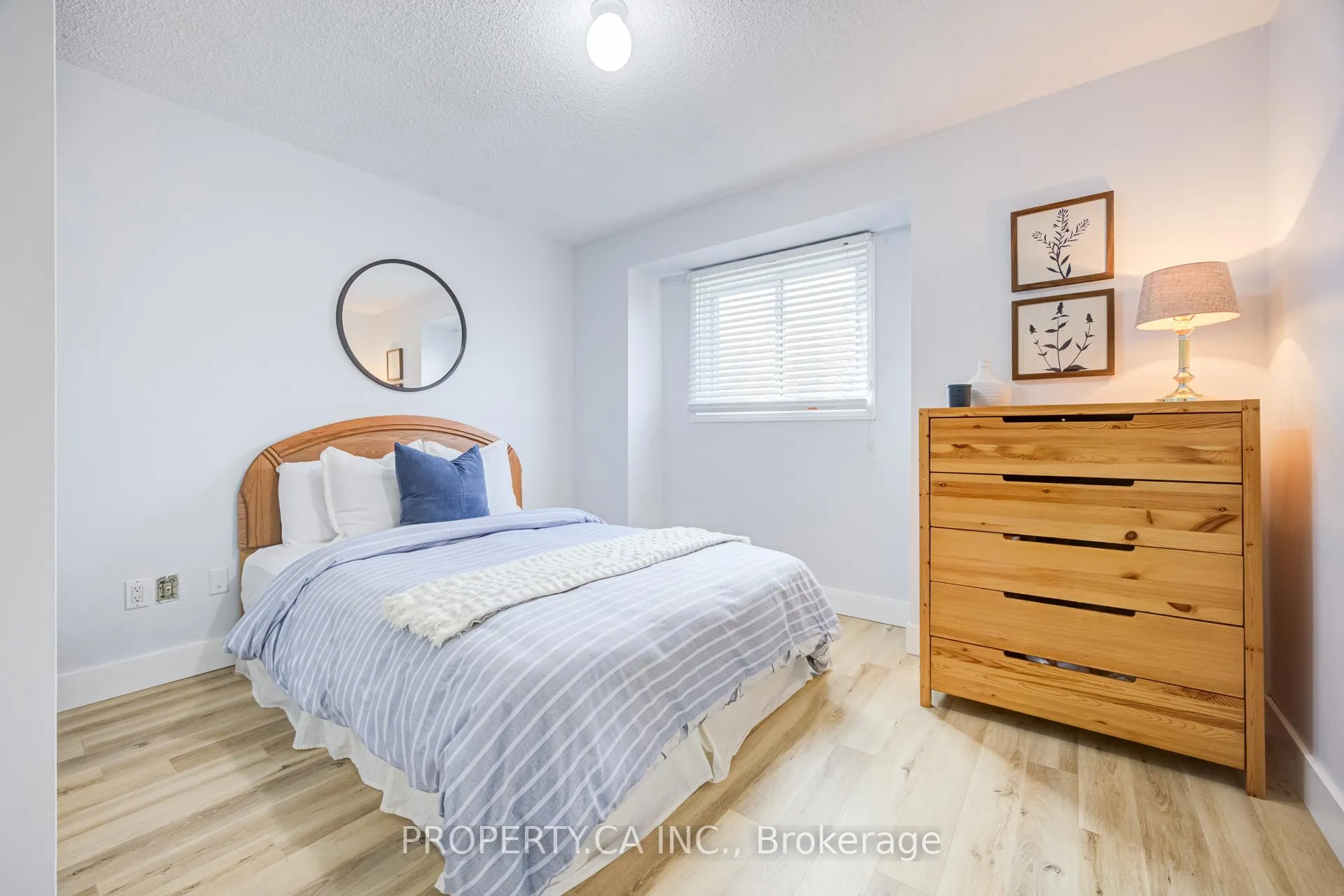 Photo 17 of 10 Mara Crescent, Brampton, Downtown Brampton — HOMEH