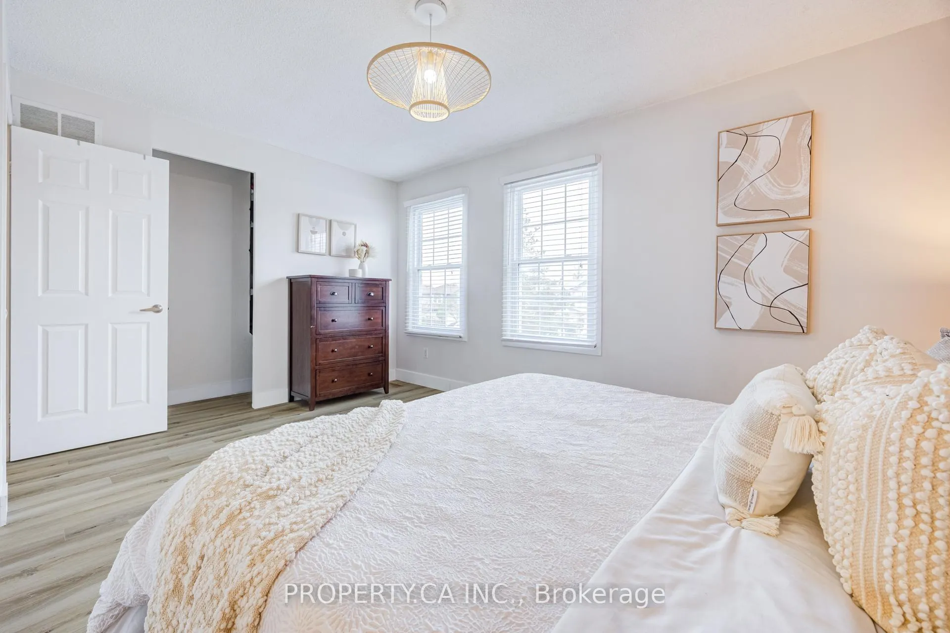 Photo 18 of 10 Mara Crescent, Brampton, Downtown Brampton — HOMEH