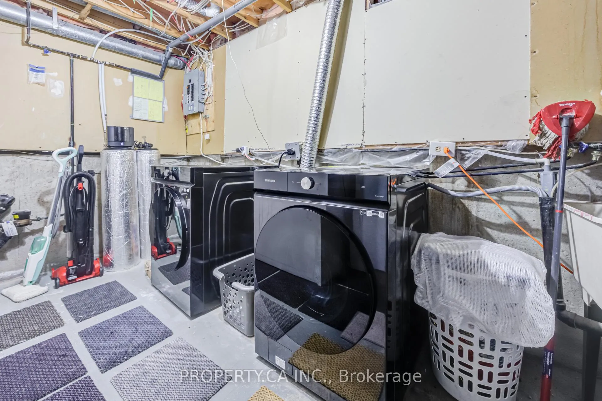 Photo 23 of 10 Mara Crescent, Brampton, Downtown Brampton — HOMEH
