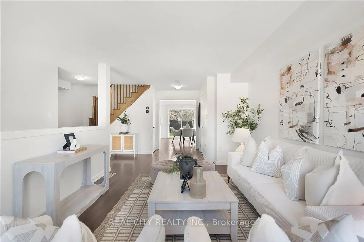 Photo 2 of 26 Crafter Crescent, Hamilton, Stoney Creek Mountain — HOMEH
