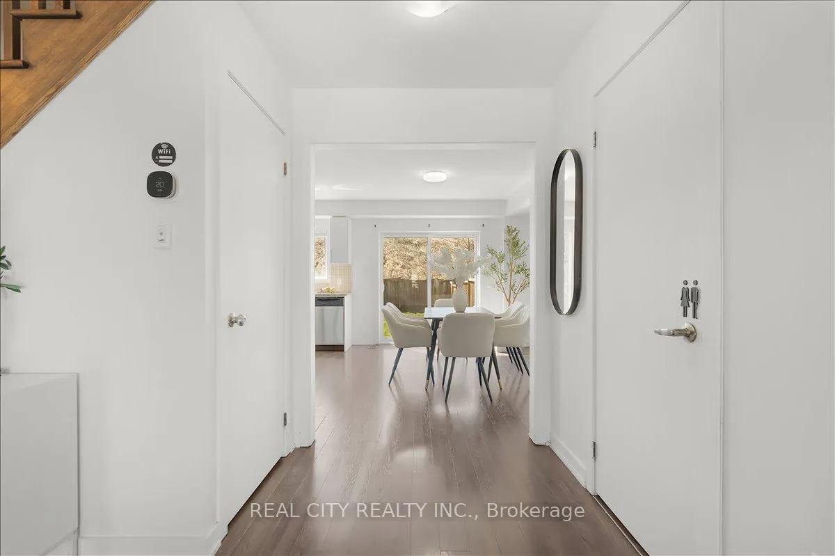 Photo 14 of 26 Crafter Crescent, Hamilton, Stoney Creek Mountain — HOMEH