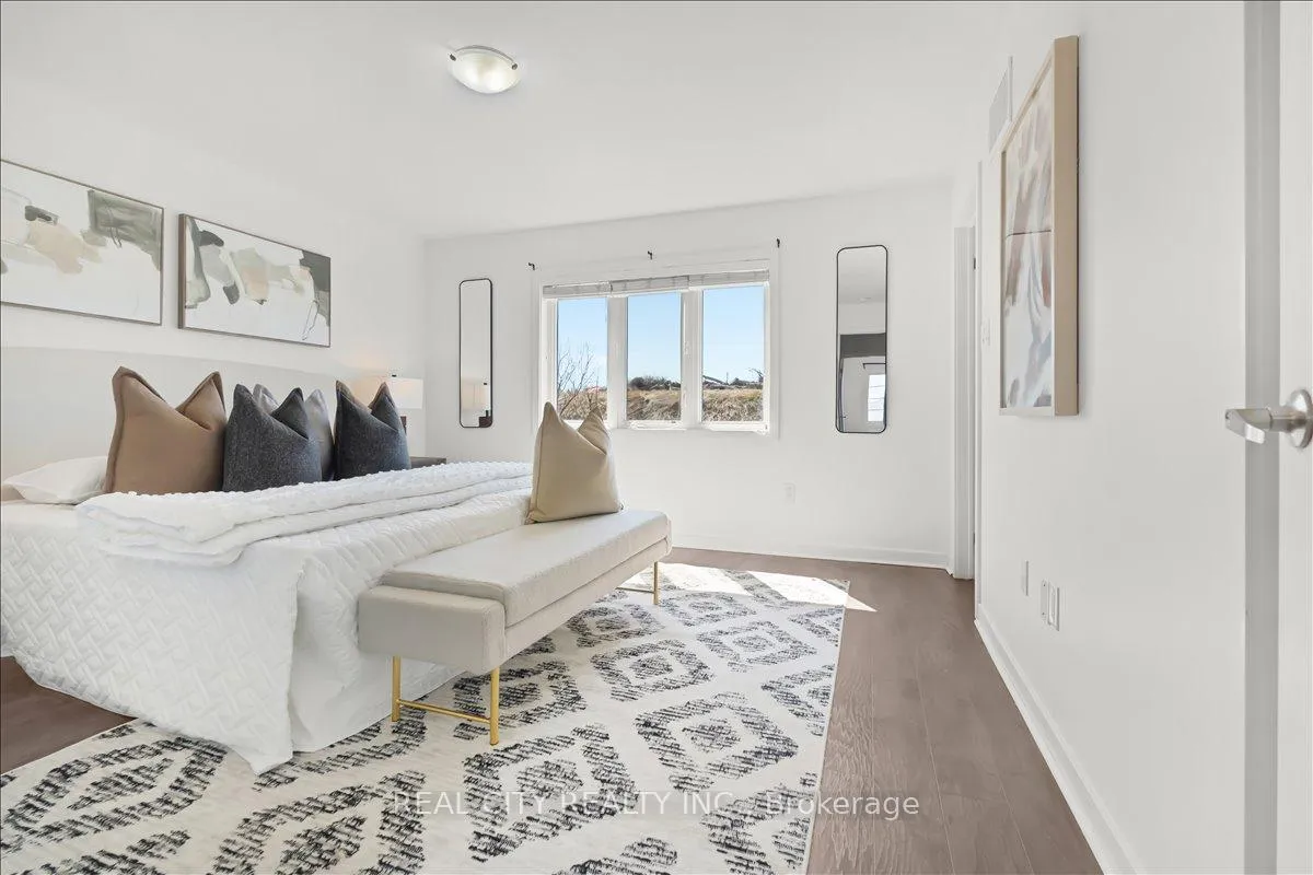 Photo 18 of 26 Crafter Crescent, Hamilton, Stoney Creek Mountain — HOMEH