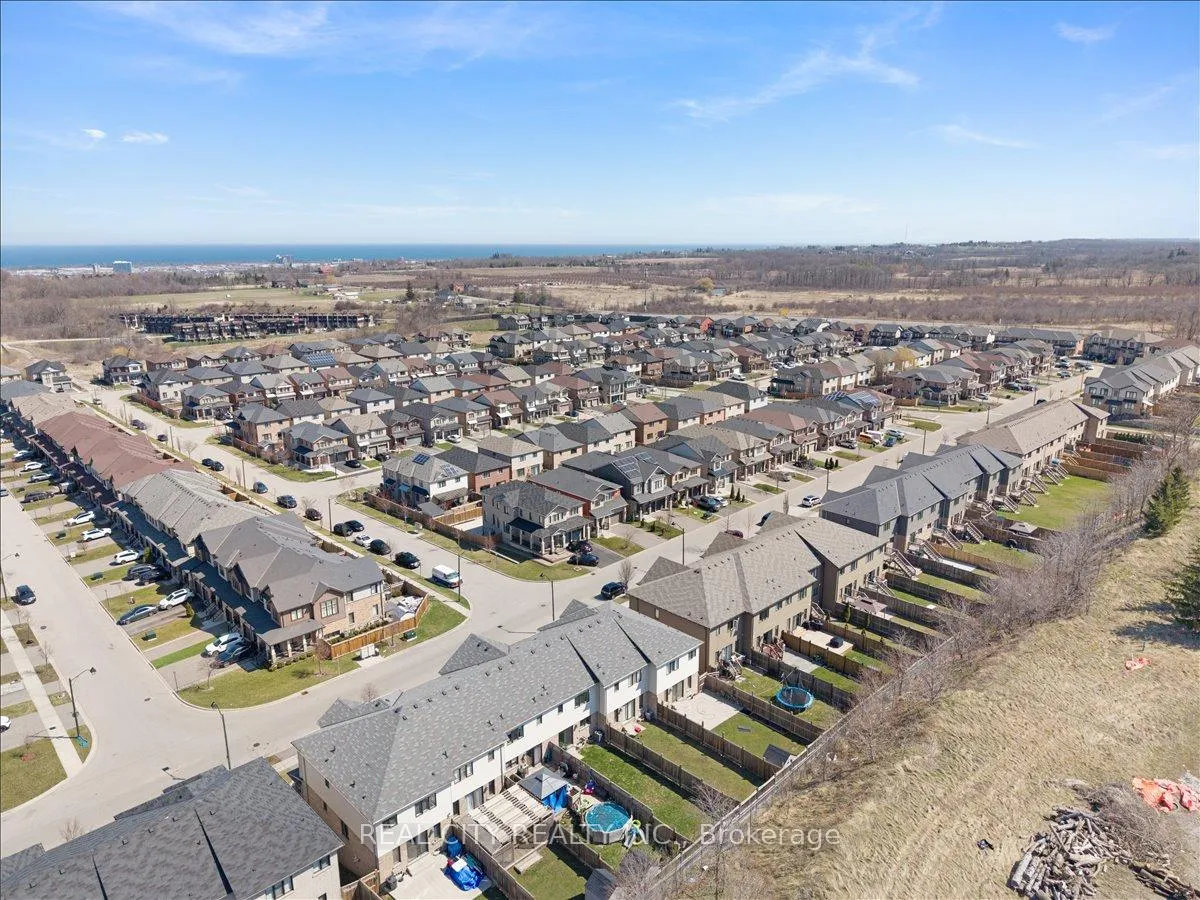 Photo 35 of 26 Crafter Crescent, Hamilton, Stoney Creek Mountain — HOMEH