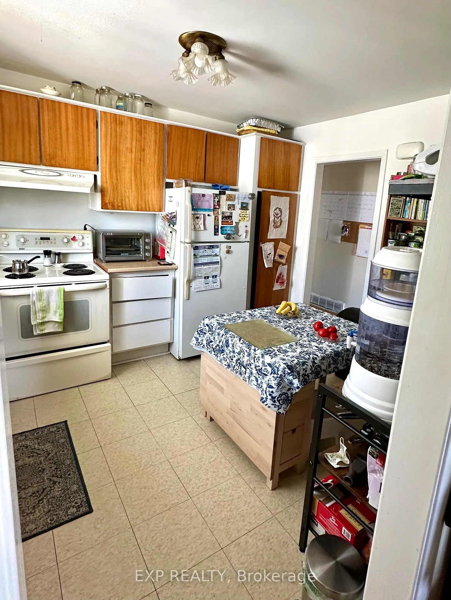 Photo 5 of 911 Pinewood Crescent, Ottawa, Queensway Terrace North — HOMEH
