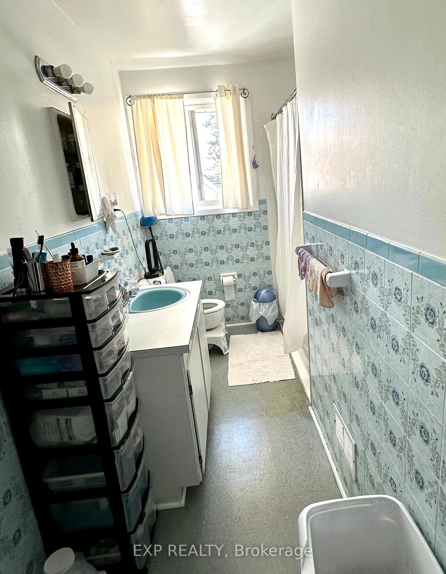Photo 7 of 911 Pinewood Crescent, Ottawa, Queensway Terrace North — HOMEH