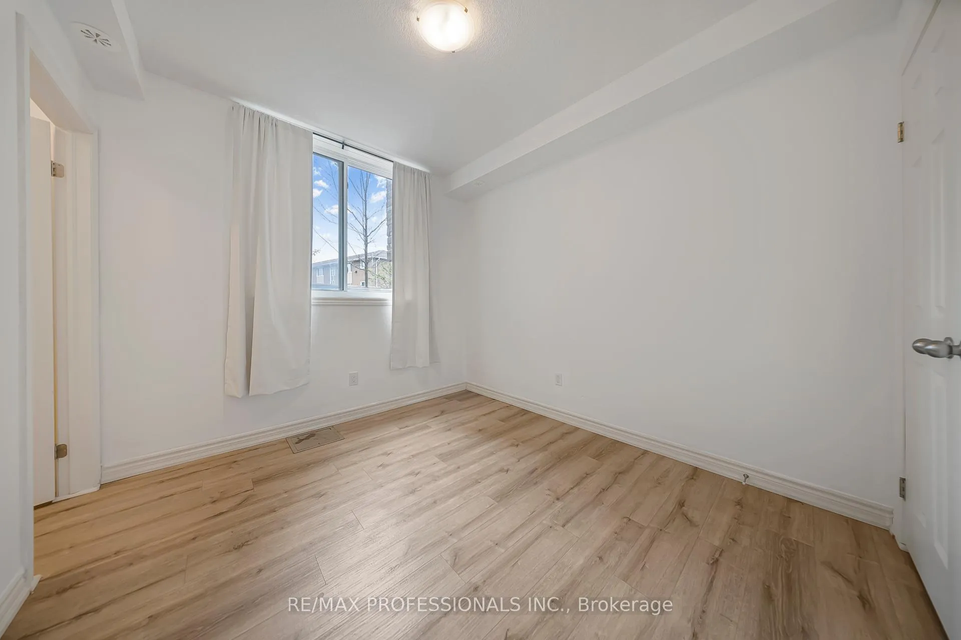 Photo 23 of Unit 7A, 164 Heiman Street, Kitchener, Southdale — HOMEH