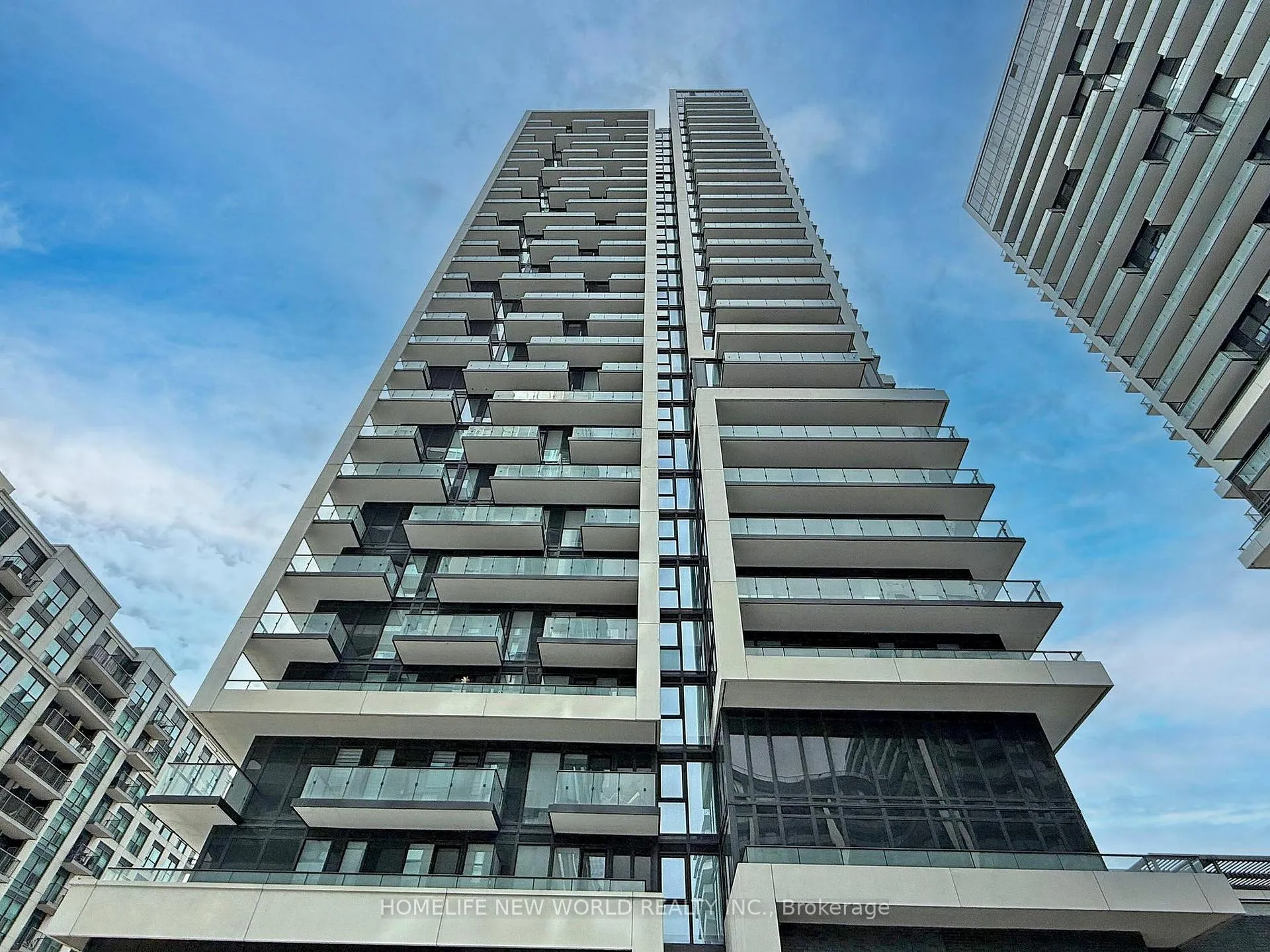 Front of Unit 2410, 105 Oneida Crescent