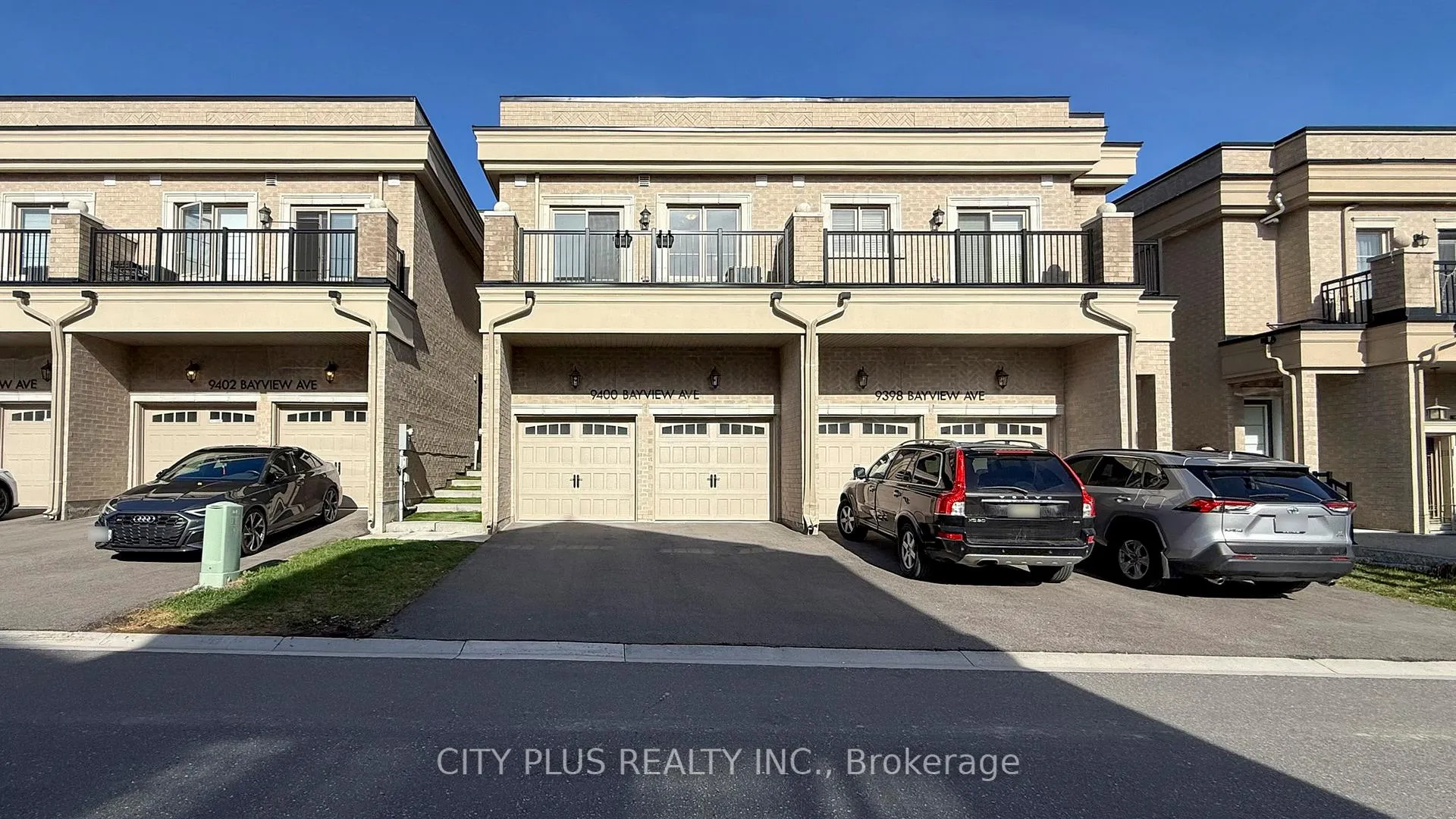 Front of Unit Coach House, 9400 Bayview Avenue
