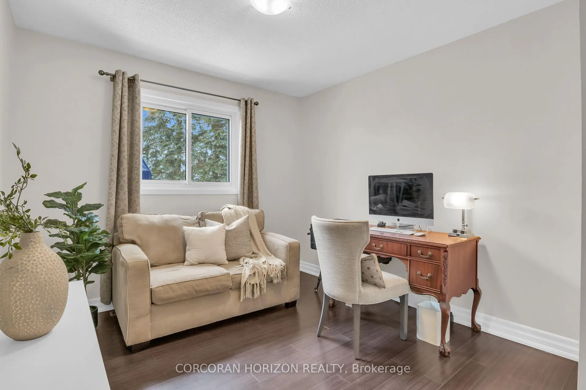 Photo 12 of 197 Autumn Hill Crescent, Kitchener, Forest Heights — HOMEH