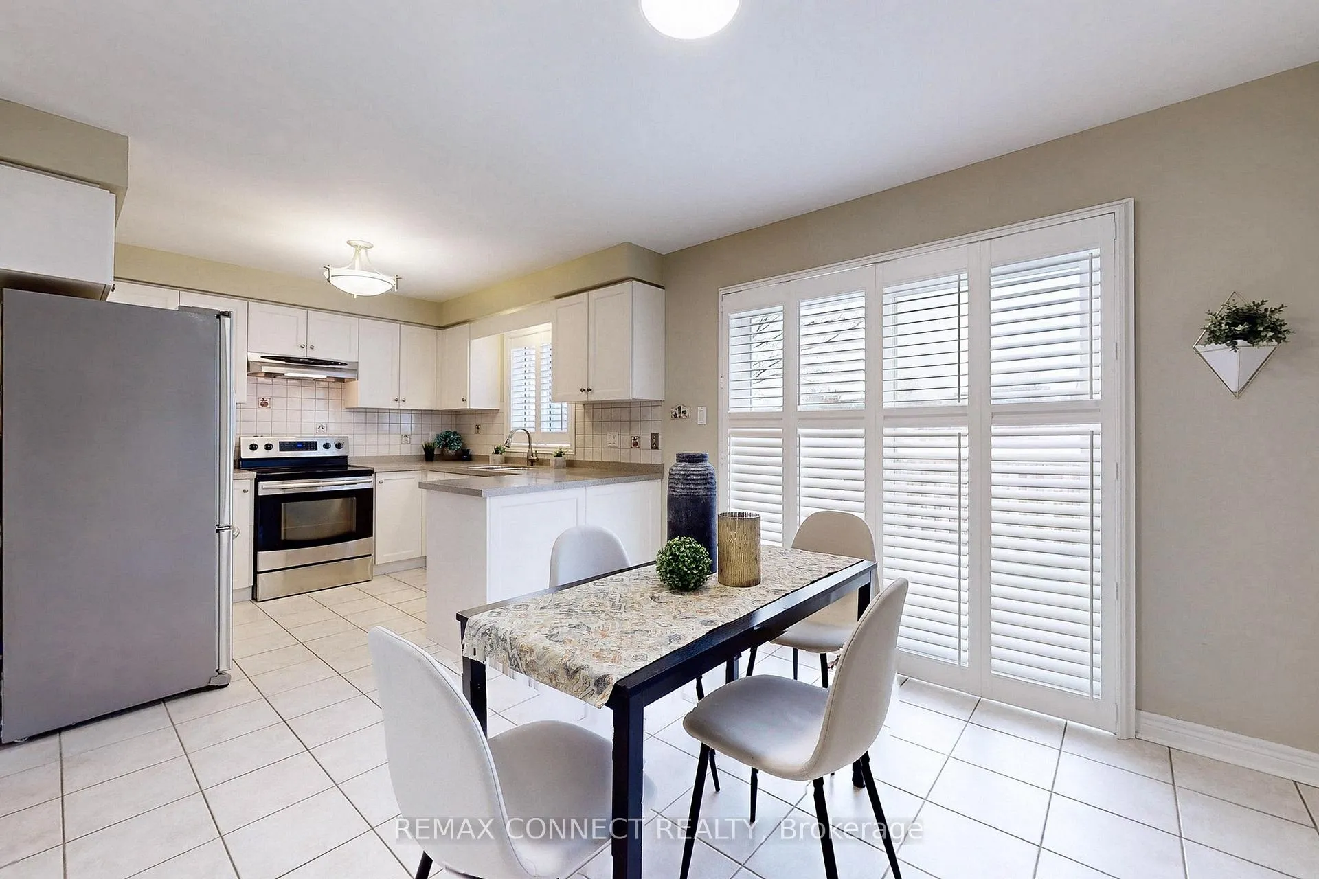 Photo 11 of 111 Dali Crescent, Scarborough, Rouge — HOMEH