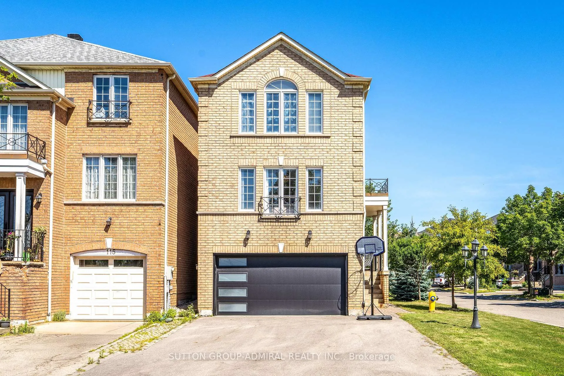 Photo 1 of 113 Sassafras Circle, Vaughan, Patterson — HOMEH