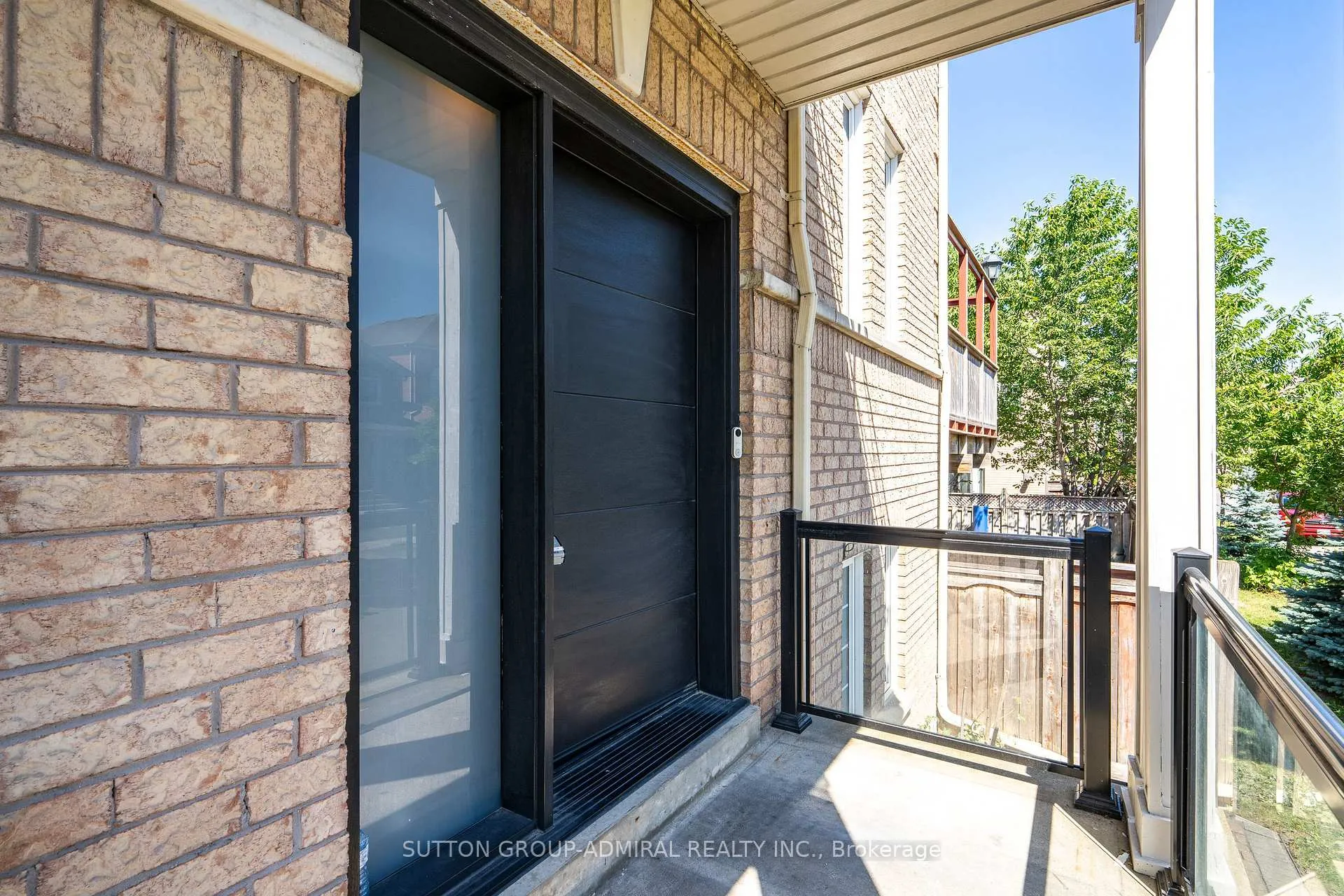 Photo 4 of 113 Sassafras Circle, Vaughan, Patterson — HOMEH