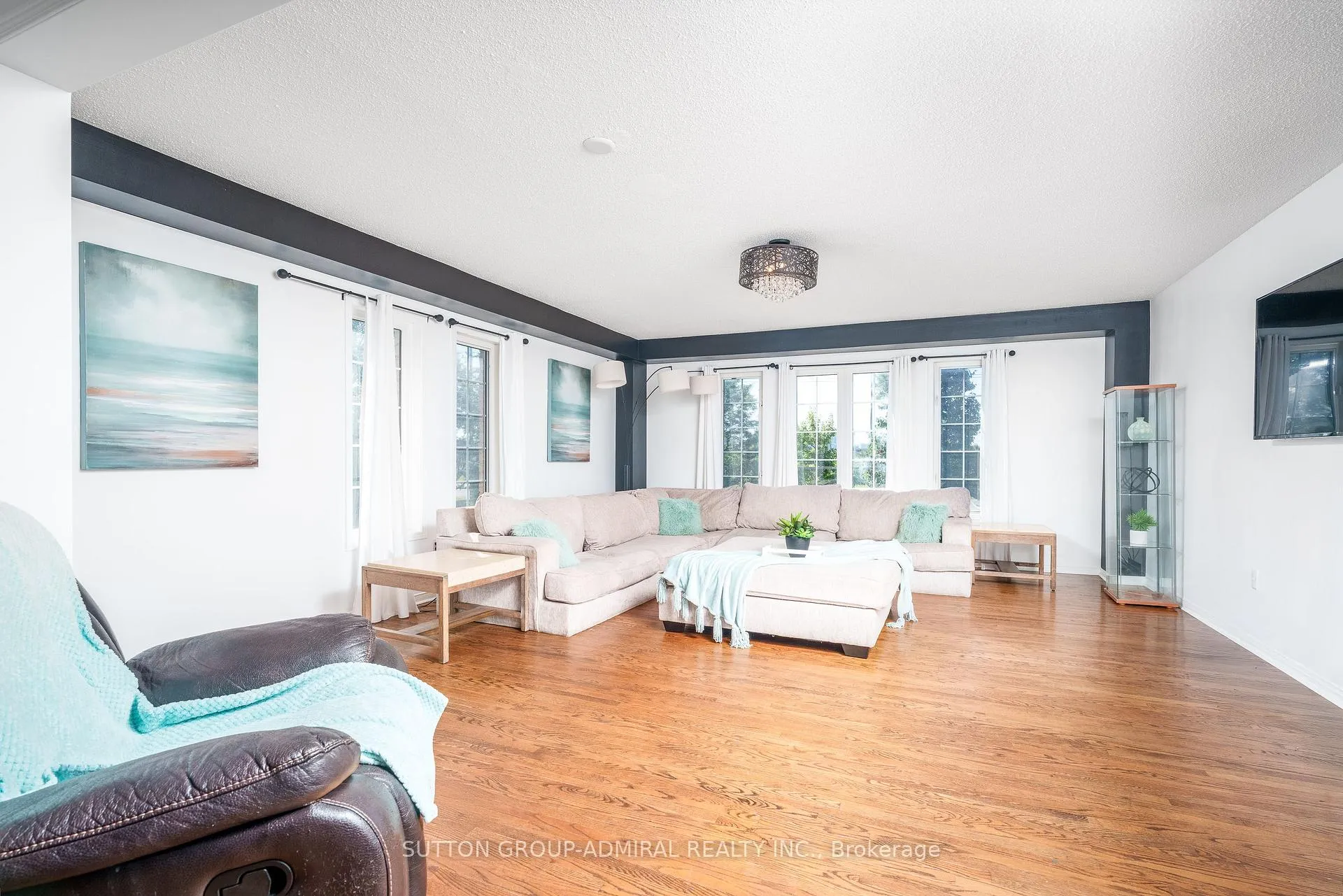 Photo 6 of 113 Sassafras Circle, Vaughan, Patterson — HOMEH