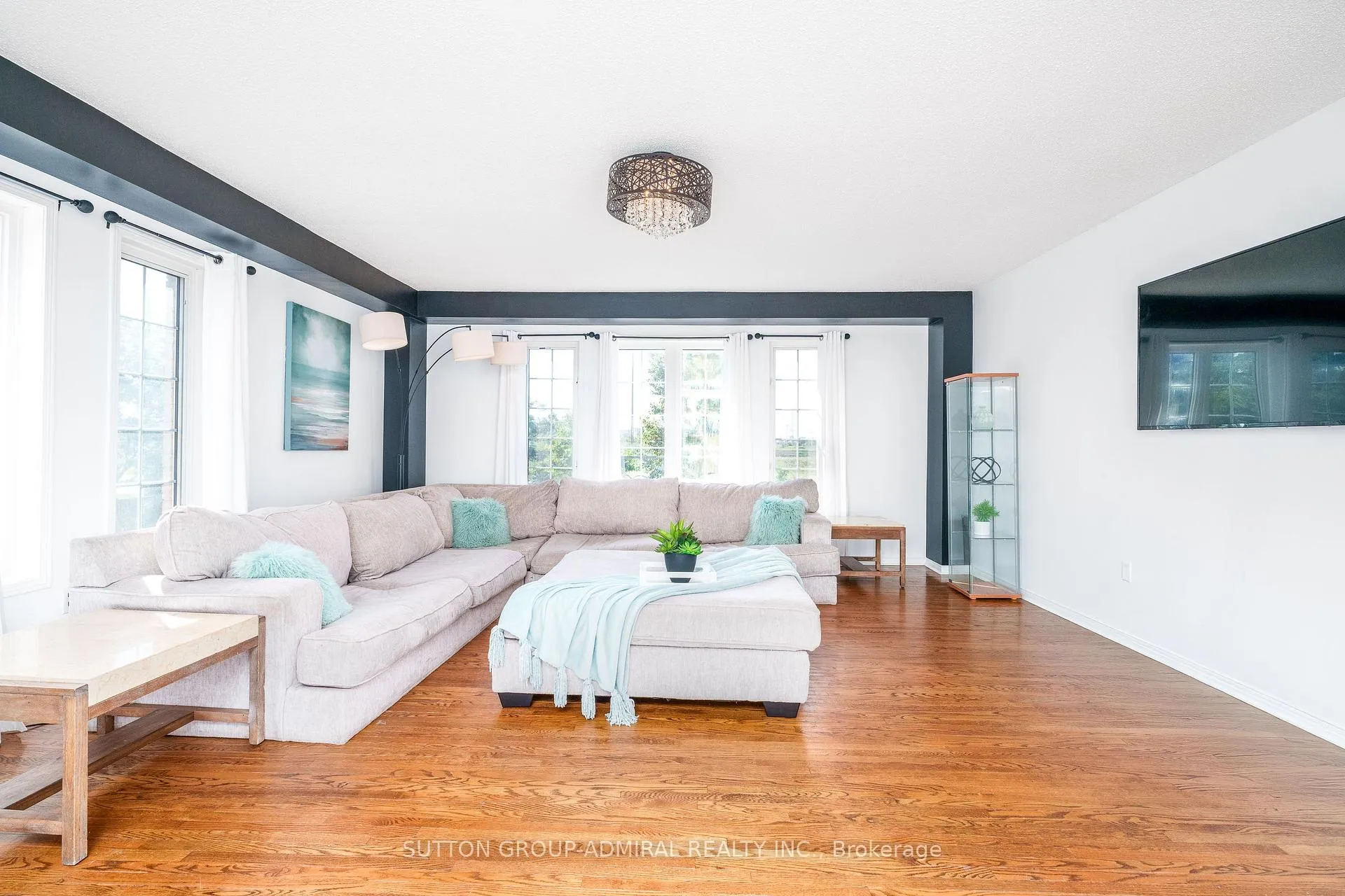 Photo 7 of 113 Sassafras Circle, Vaughan, Patterson — HOMEH