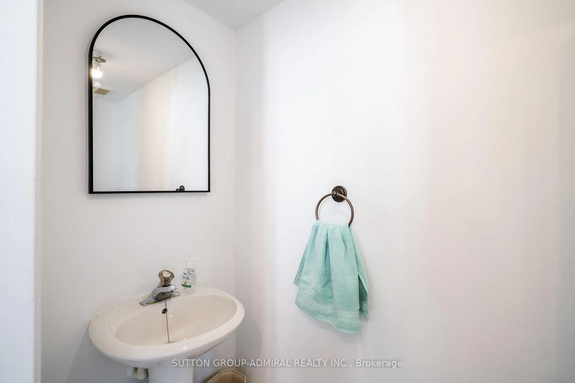Photo 13 of 113 Sassafras Circle, Vaughan, Patterson — HOMEH