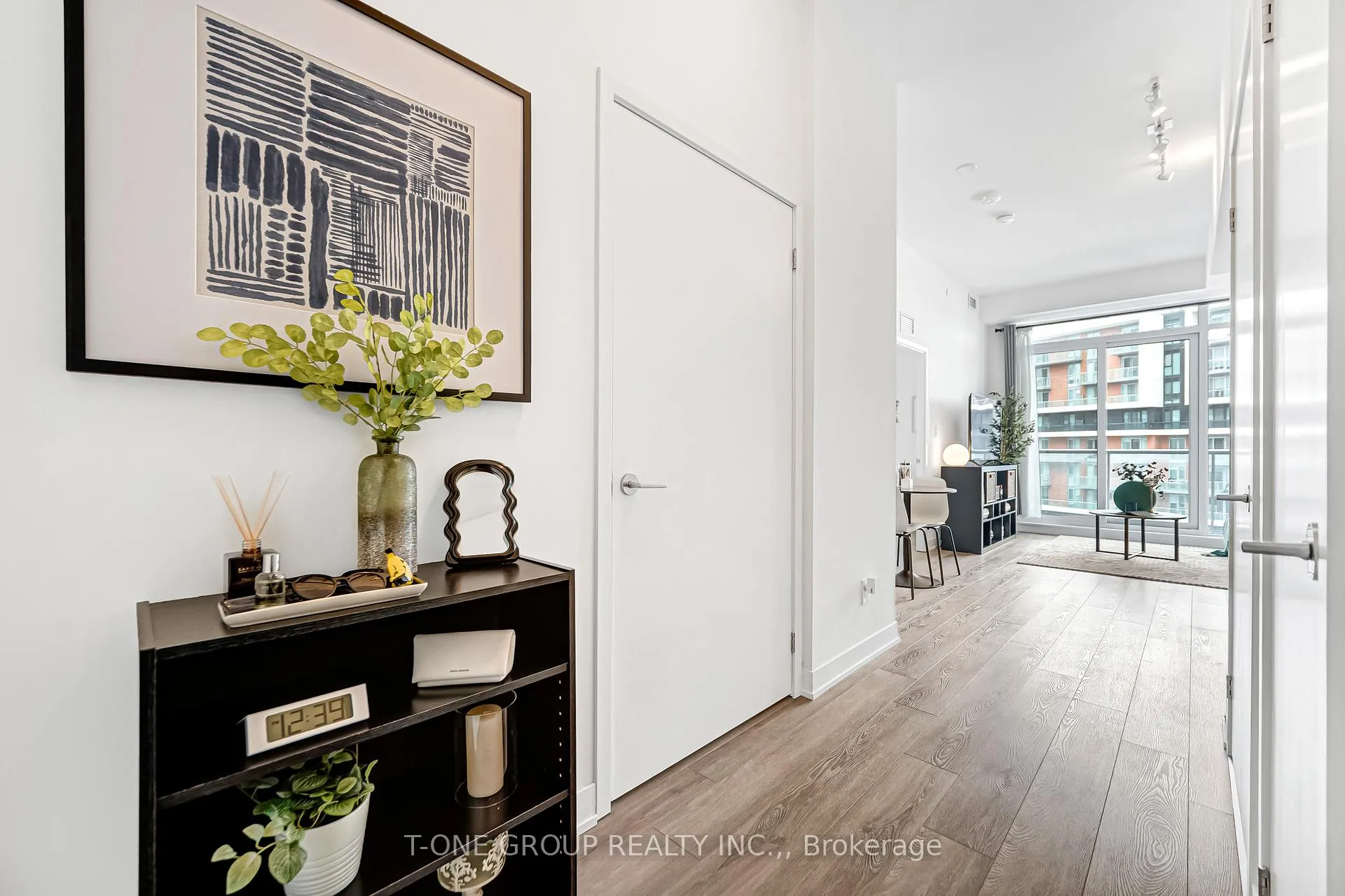 Photo 5 of Unit 1409, 8119 Birchmount Road, Markham, Unionville — HOMEH