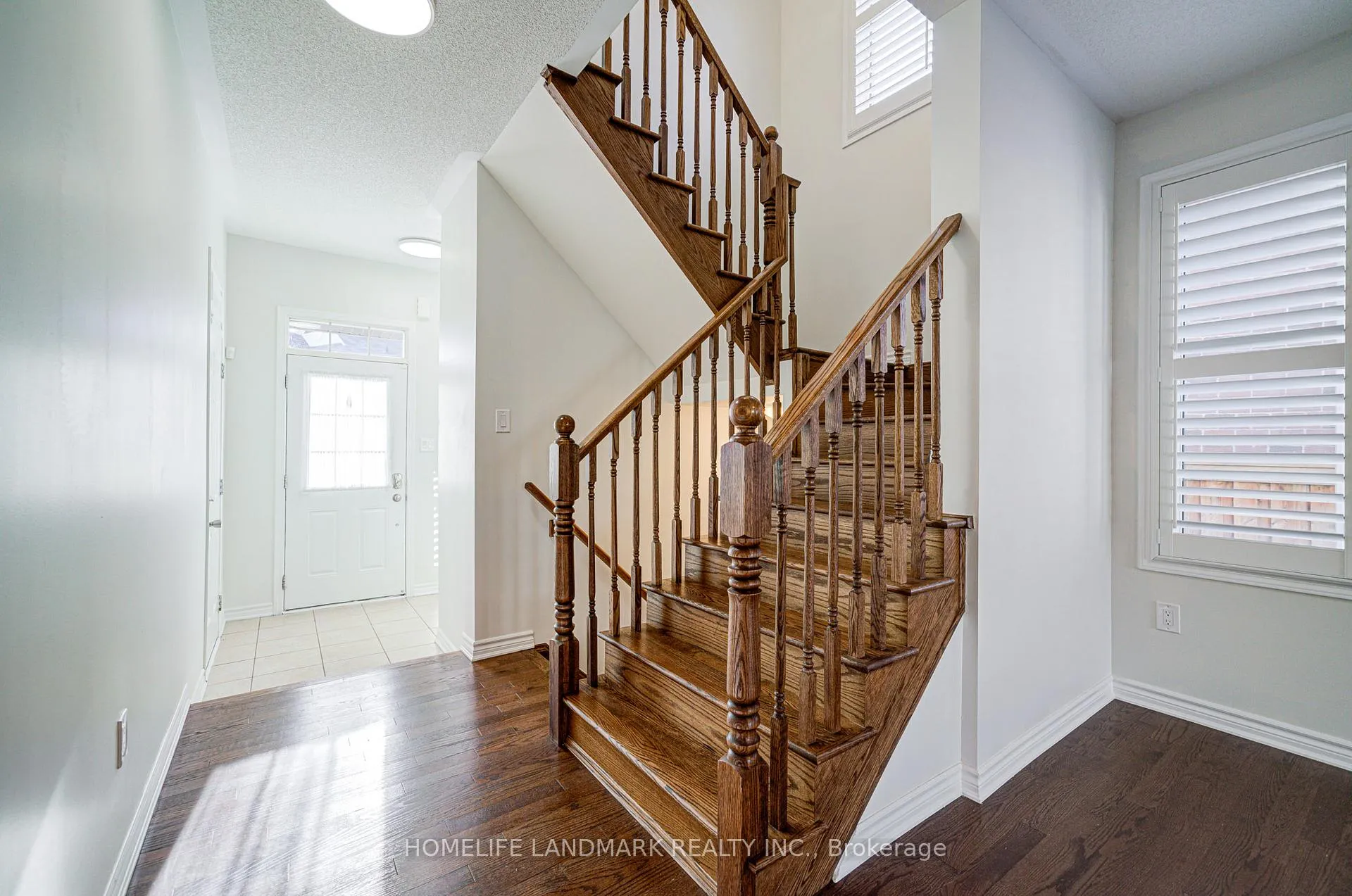 Photo 3 of 1391 Whitney Terrace, Milton, Ford — HOMEH